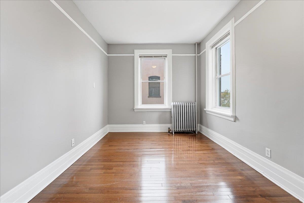 134 CLIFTON PL Unit: 5