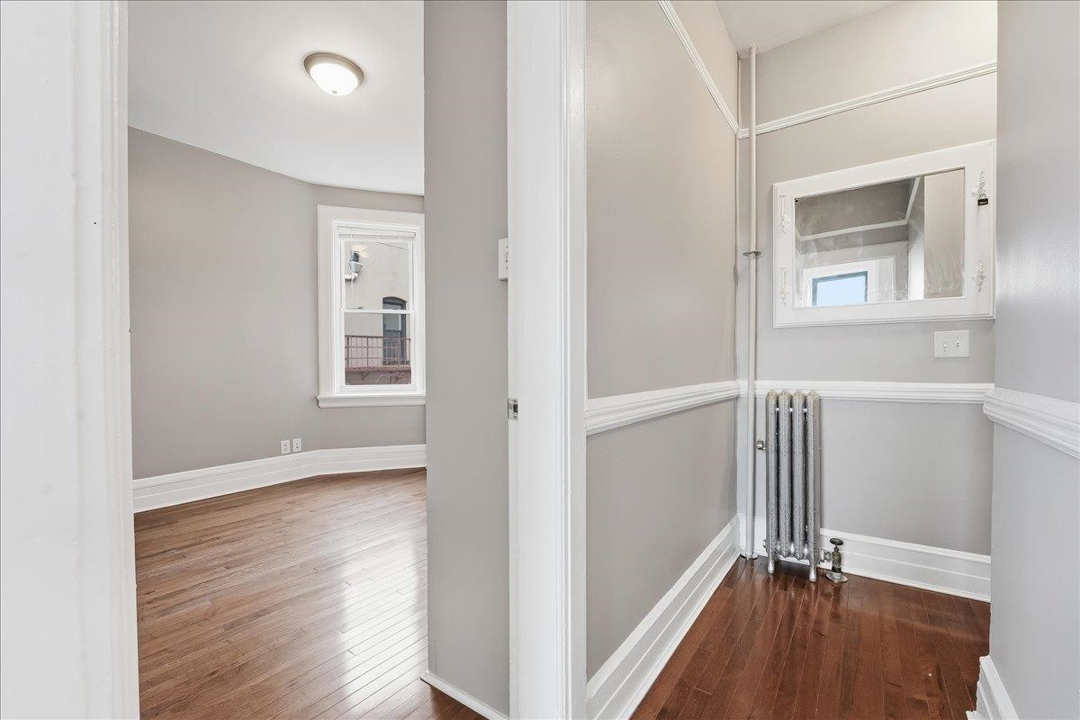 134 CLIFTON PL Unit: 5