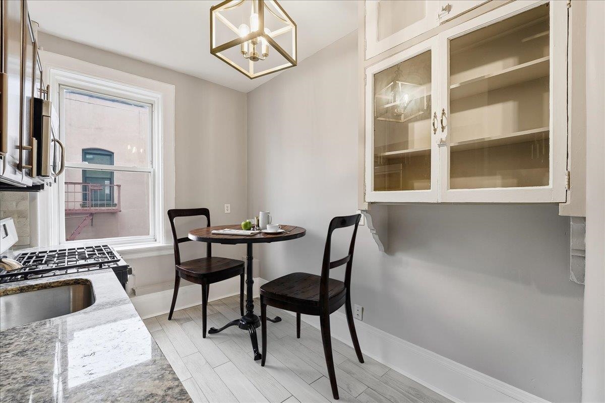 134 CLIFTON PL Unit: 5