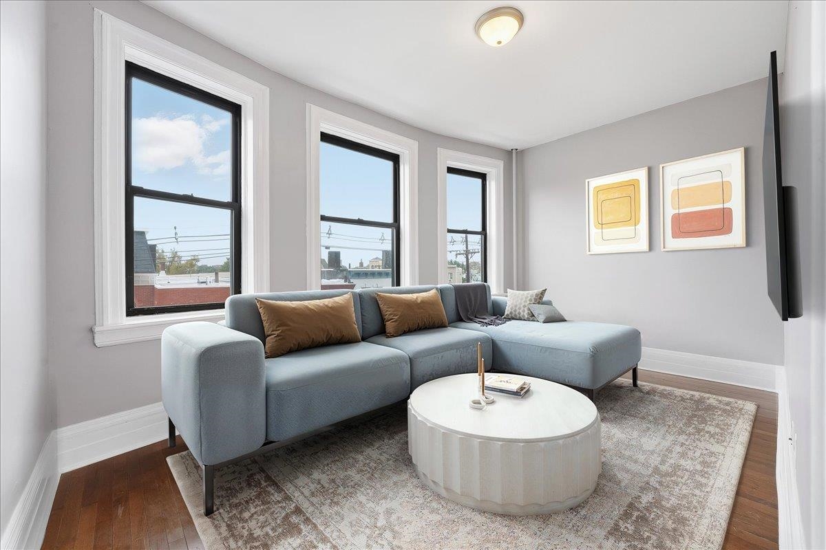 134 CLIFTON PL Unit: 5