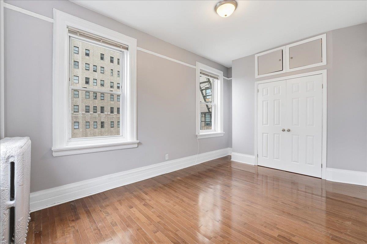 134 CLIFTON PL Unit: 5