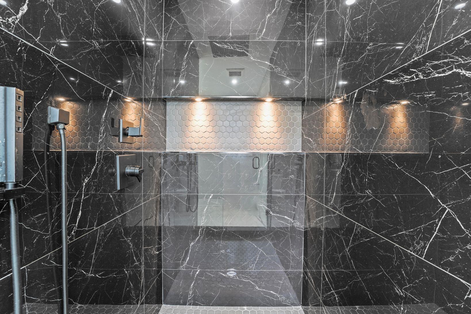 335 VIRGINIA AVE Unit: 2