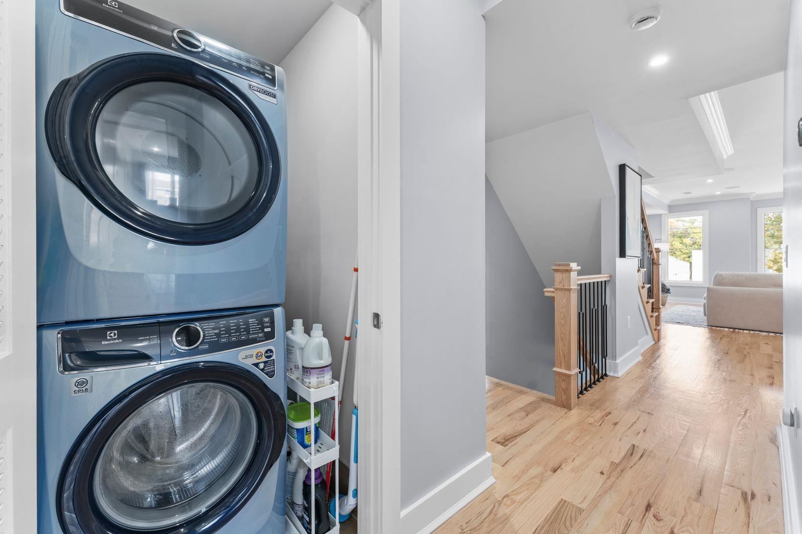 335 VIRGINIA AVE Unit: 2