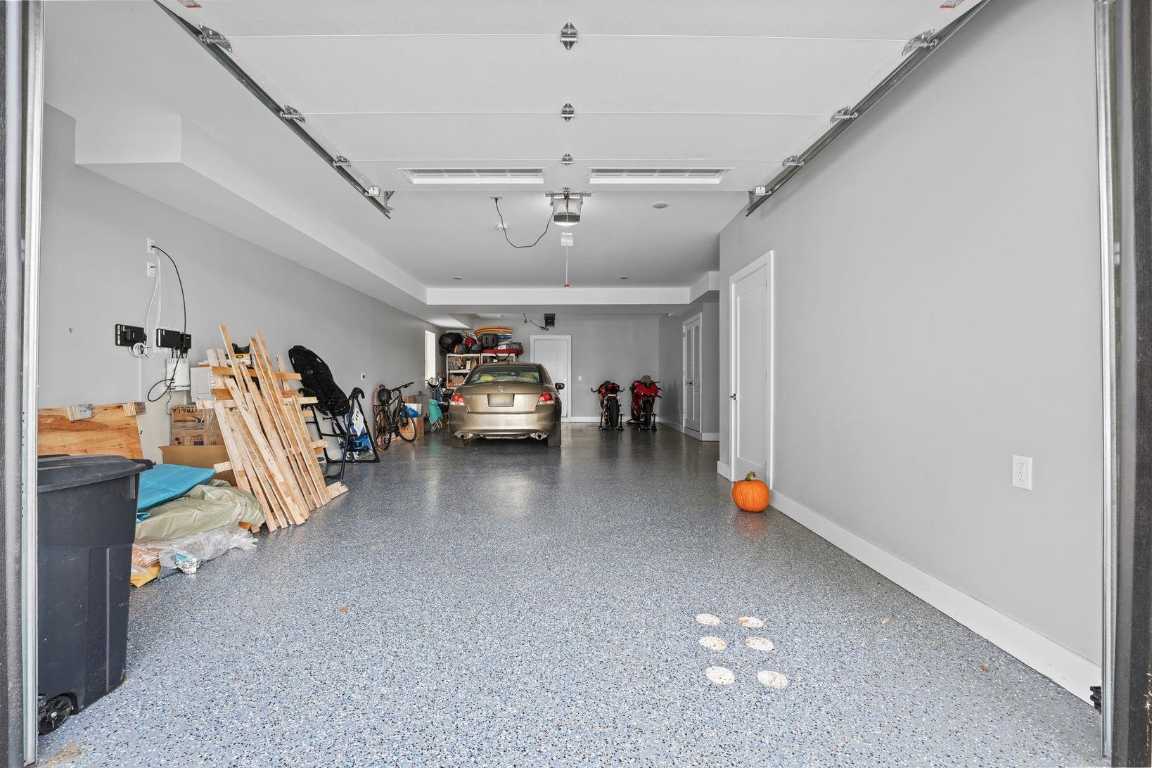 335 VIRGINIA AVE Unit: 2