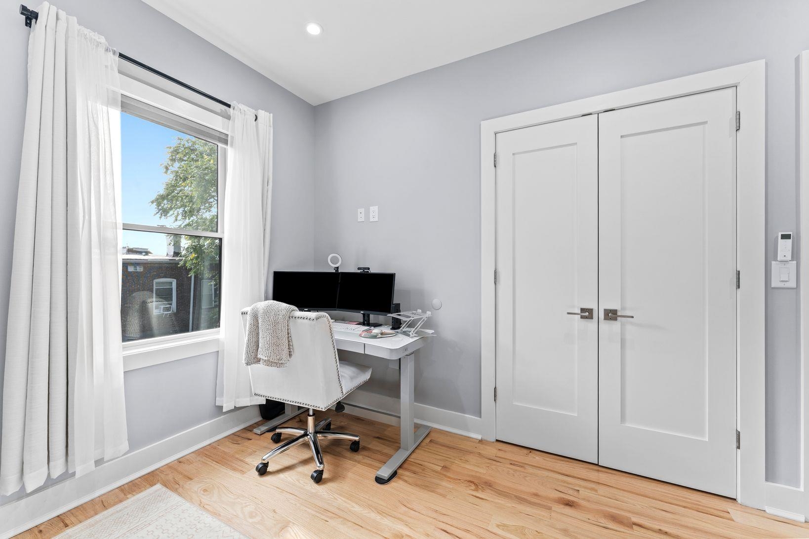 335 VIRGINIA AVE Unit: 2