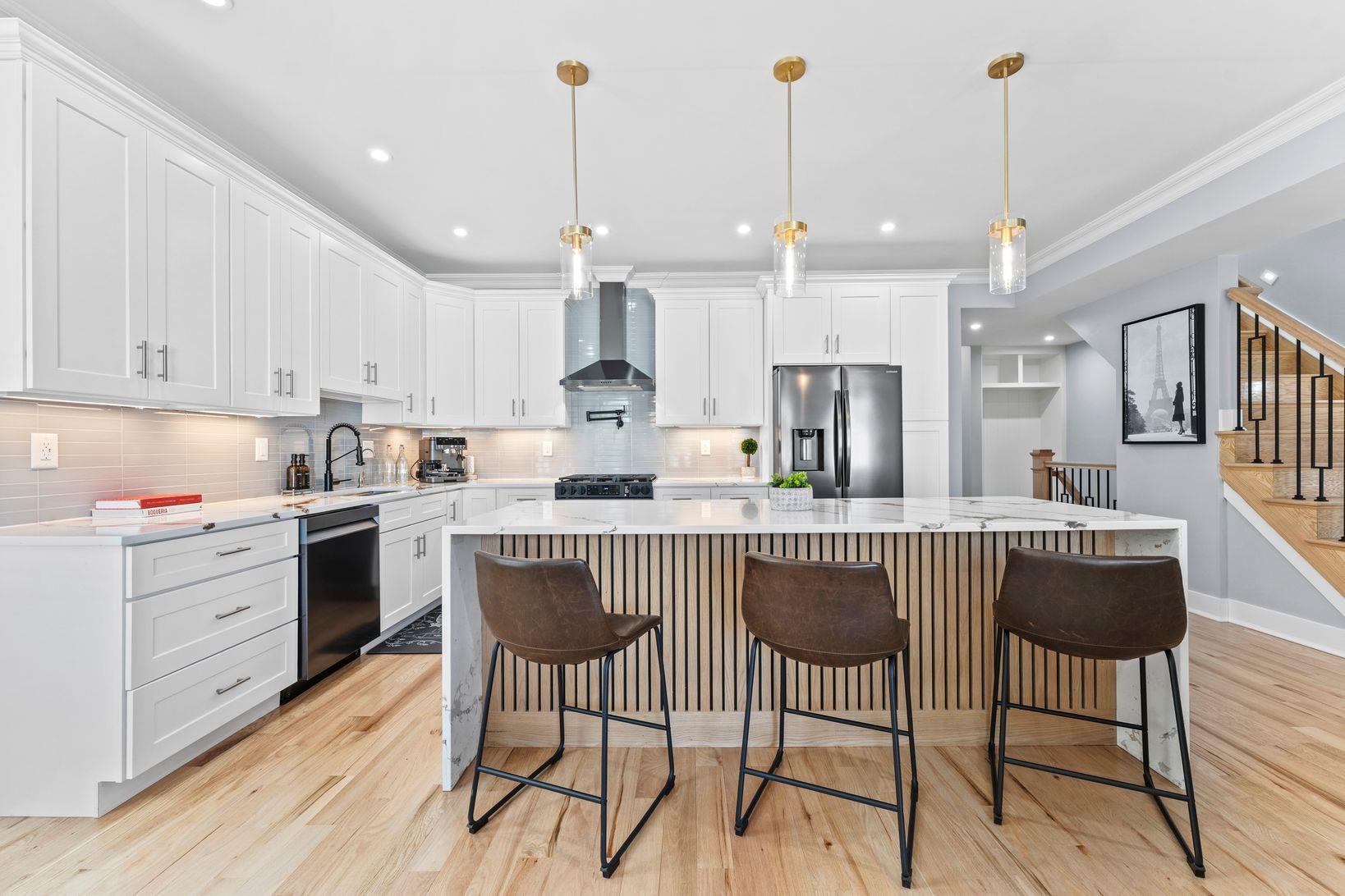 335 VIRGINIA AVE Unit: 2