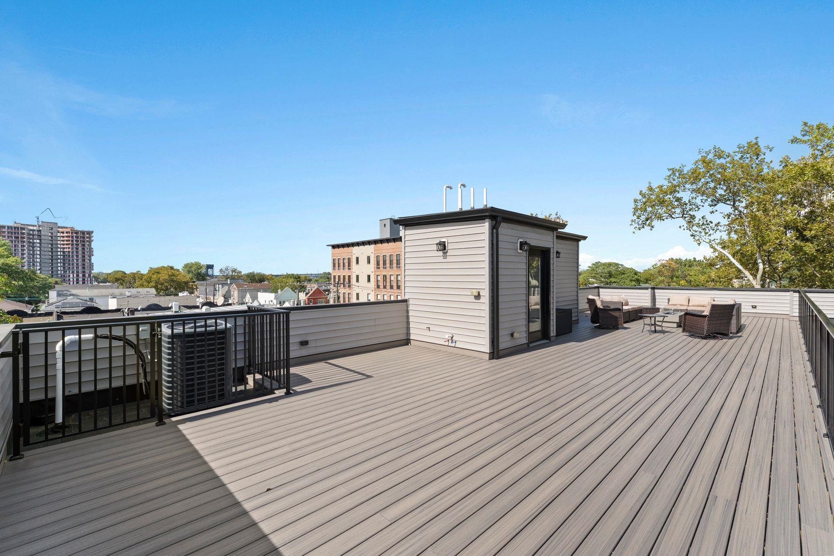 335 VIRGINIA AVE Unit: 2