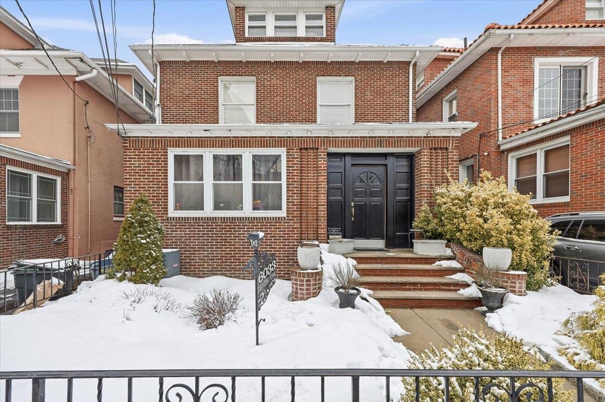 6033 MONITOR PL Unit: 2