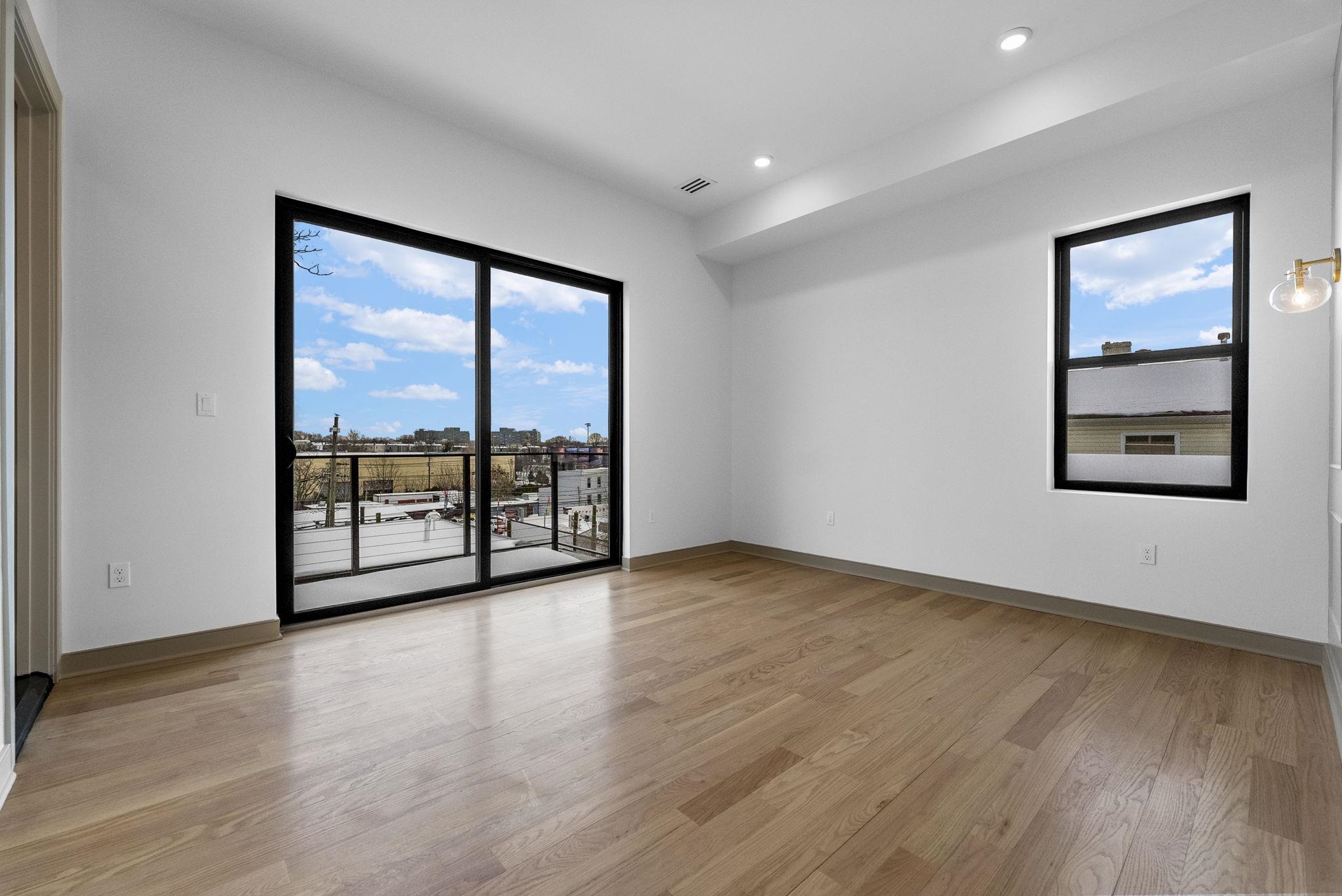 336 RANDOLPH AVE Unit: 2