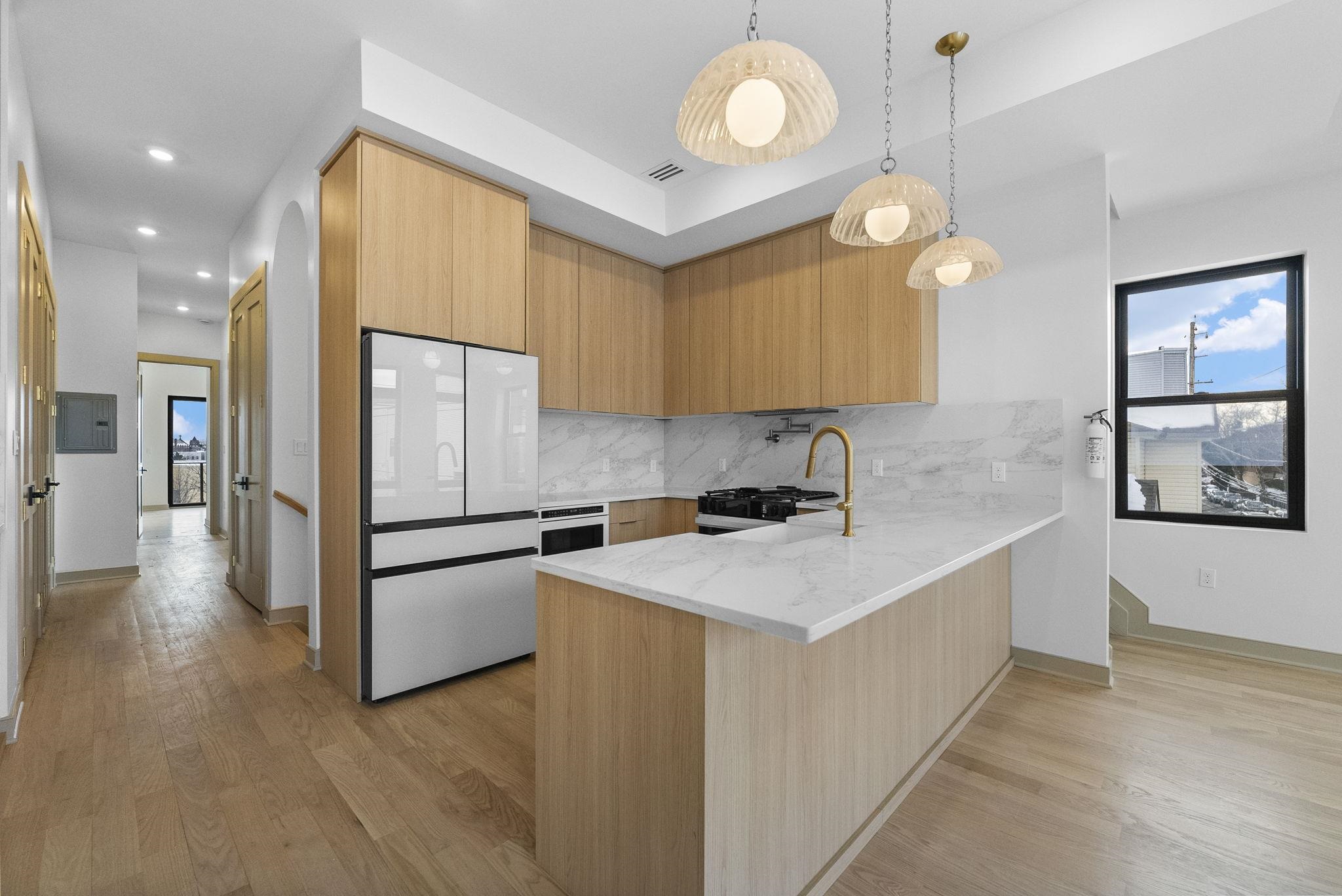 336 RANDOLPH AVE Unit: 2