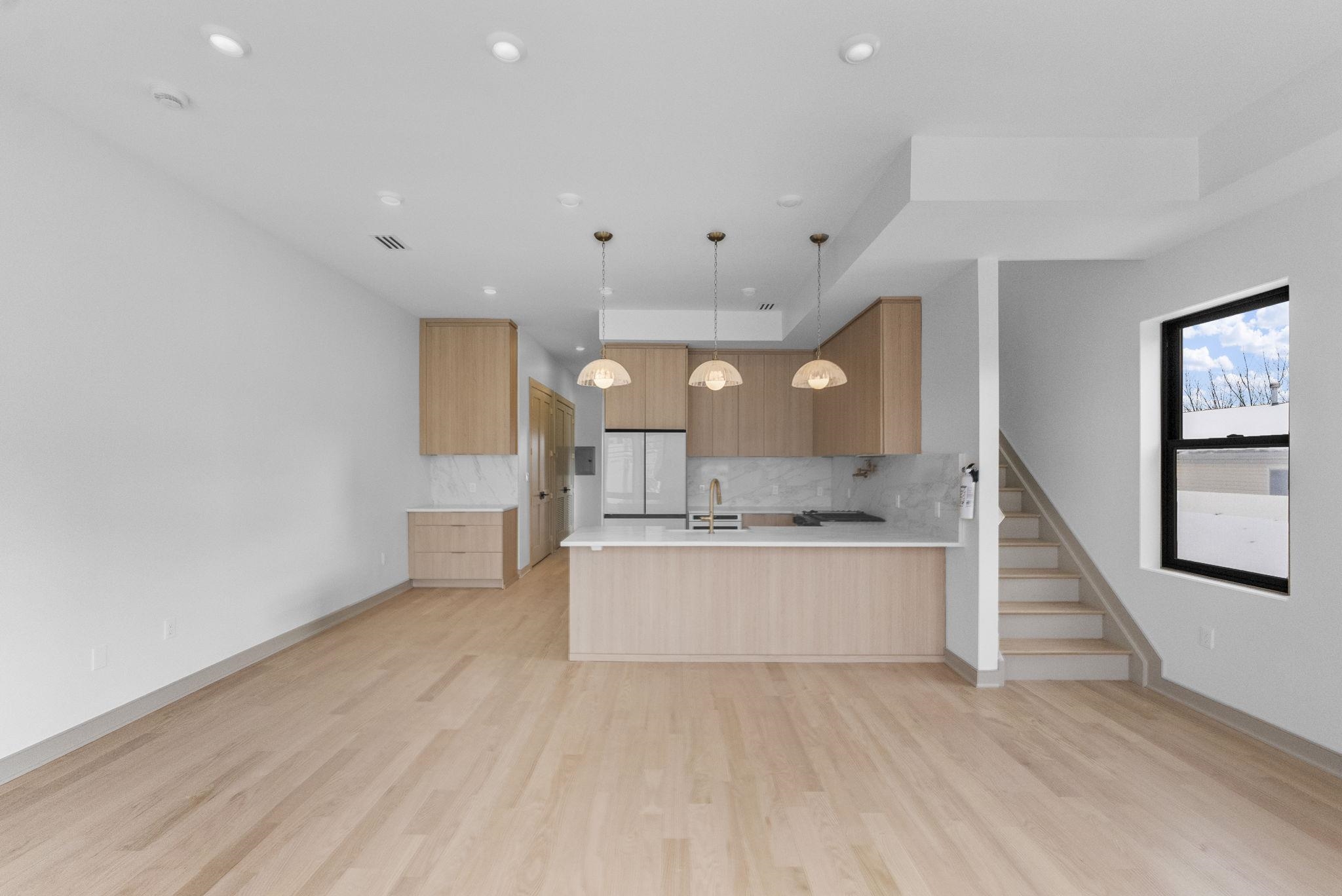 336 RANDOLPH AVE Unit: 2