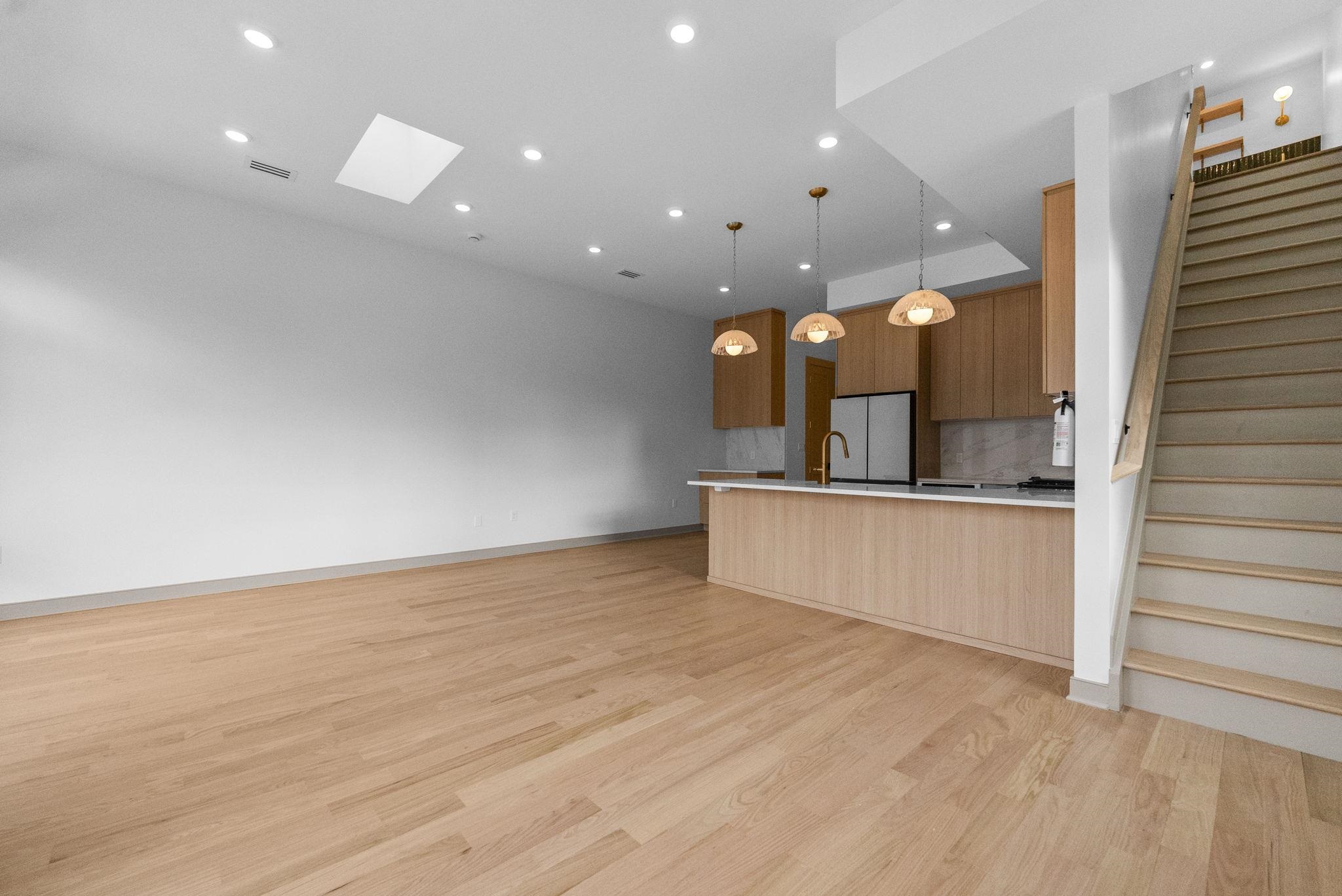 336 RANDOLPH AVE Unit: 2