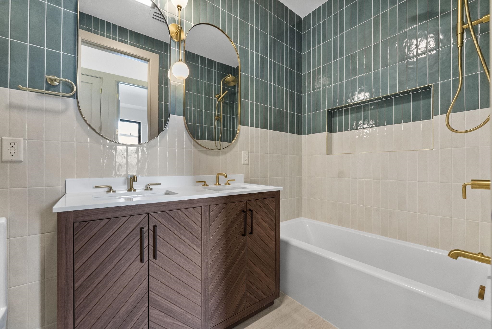 336 RANDOLPH AVE Unit: 2