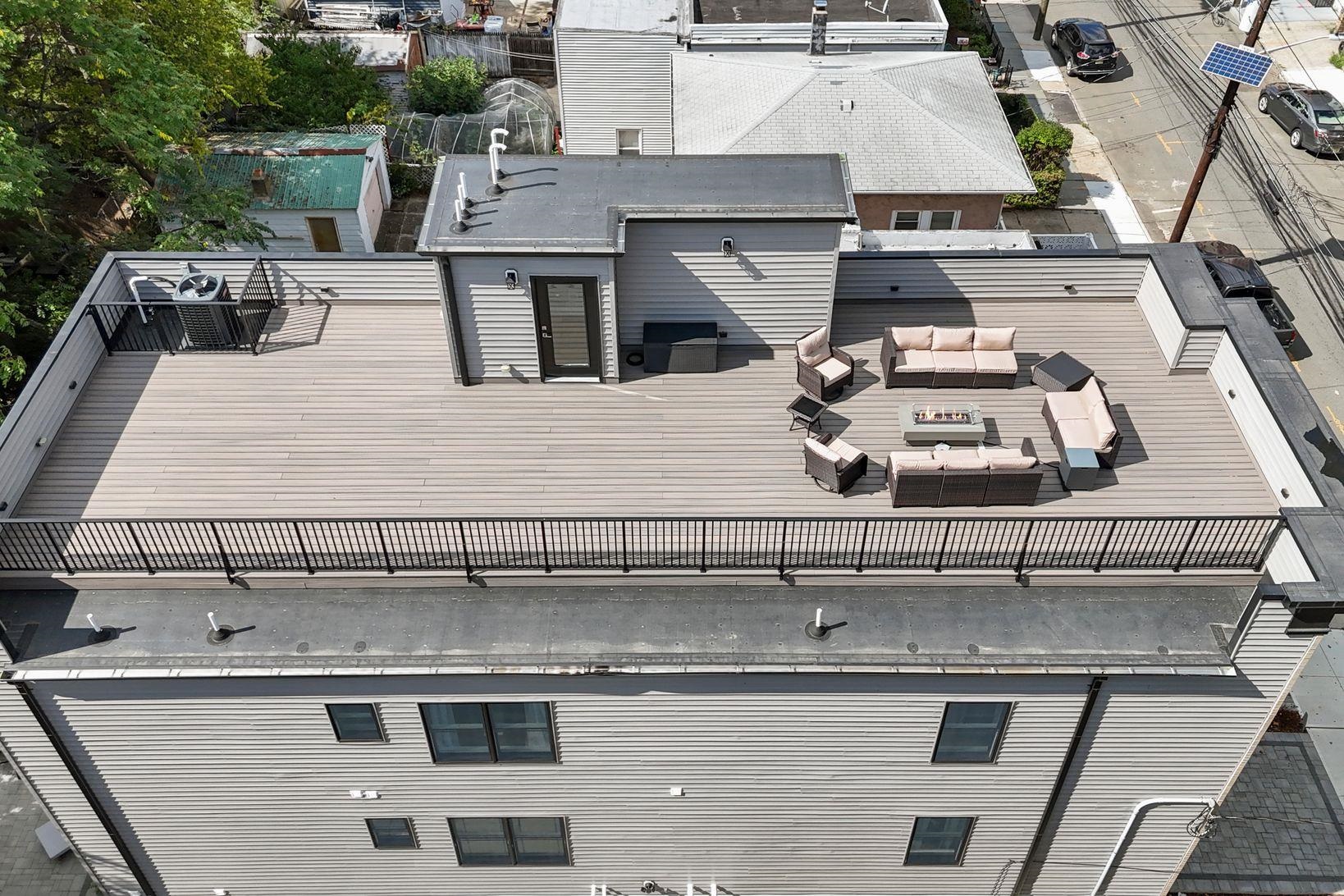 335 VIRGINIA AVE Unit: 2