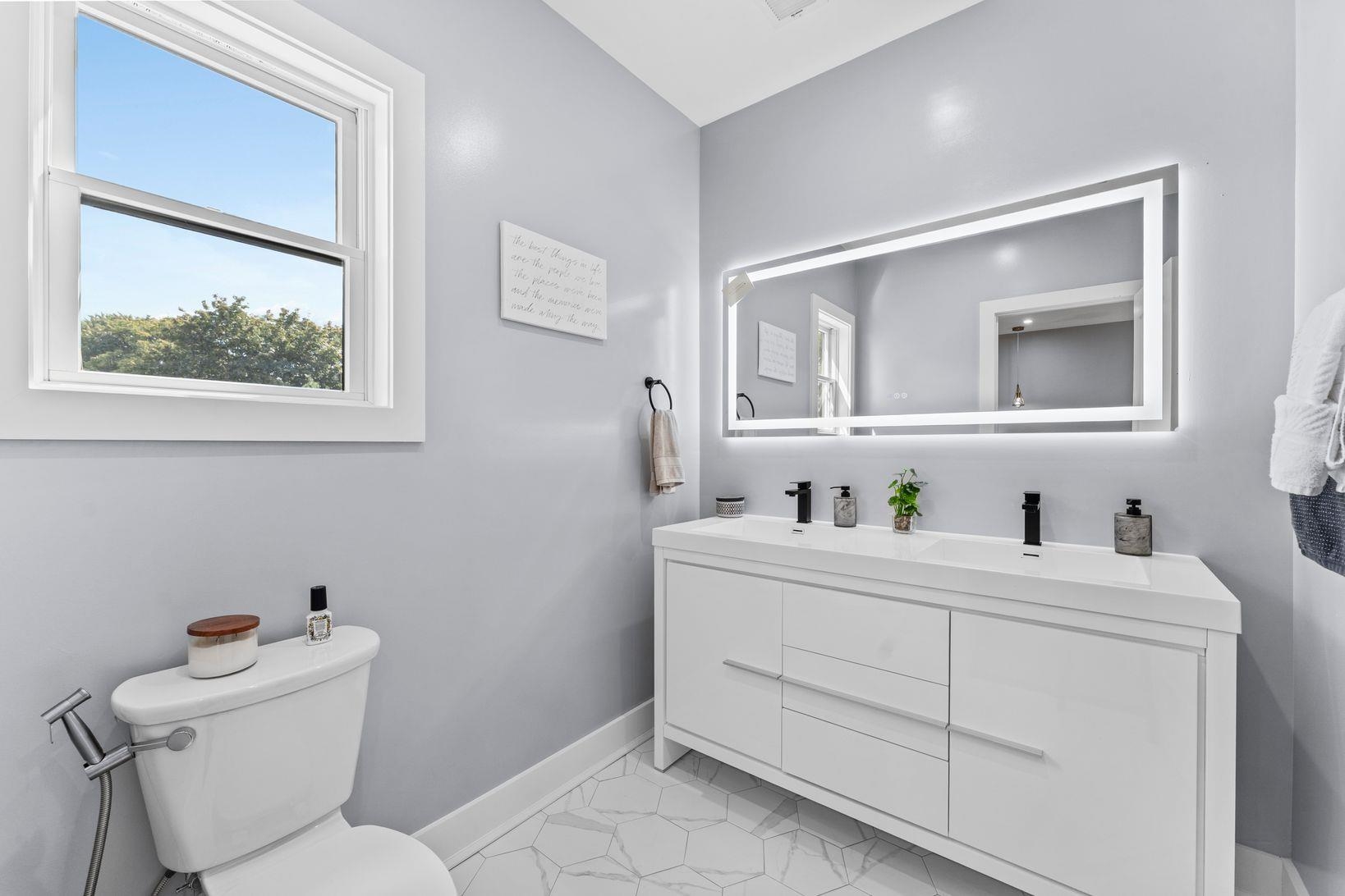 335 VIRGINIA AVE Unit: 2