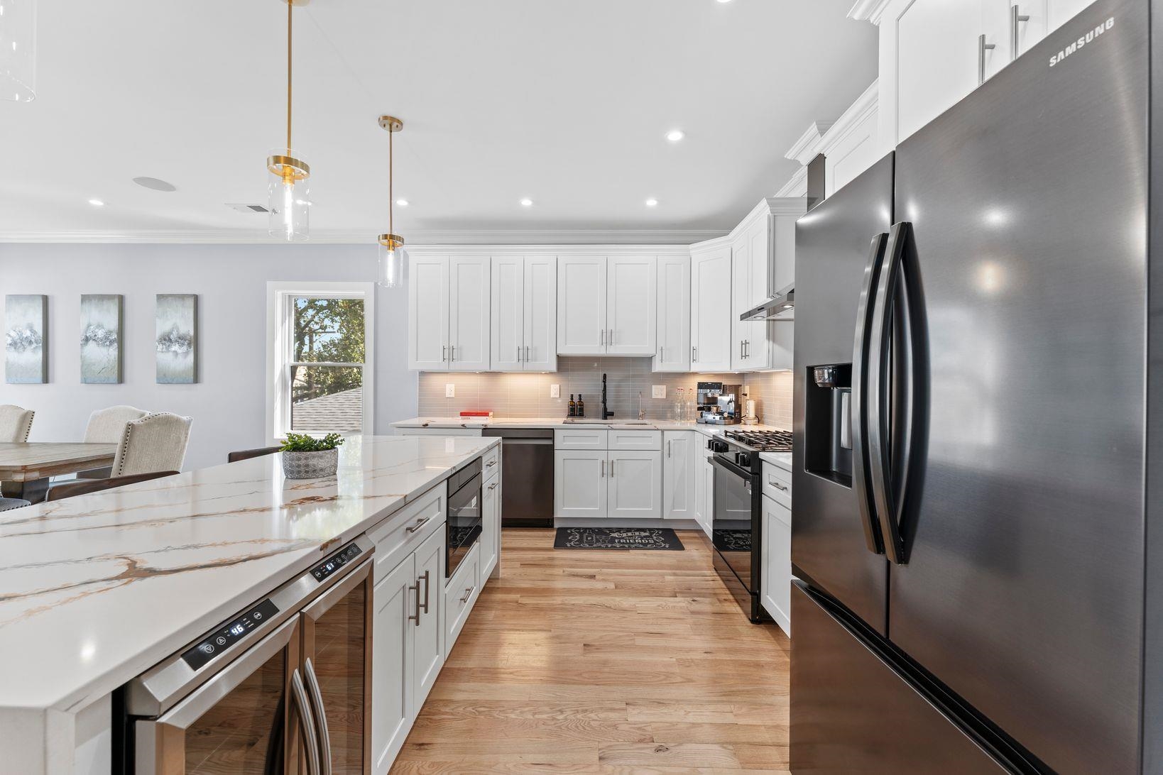 335 VIRGINIA AVE Unit: 2