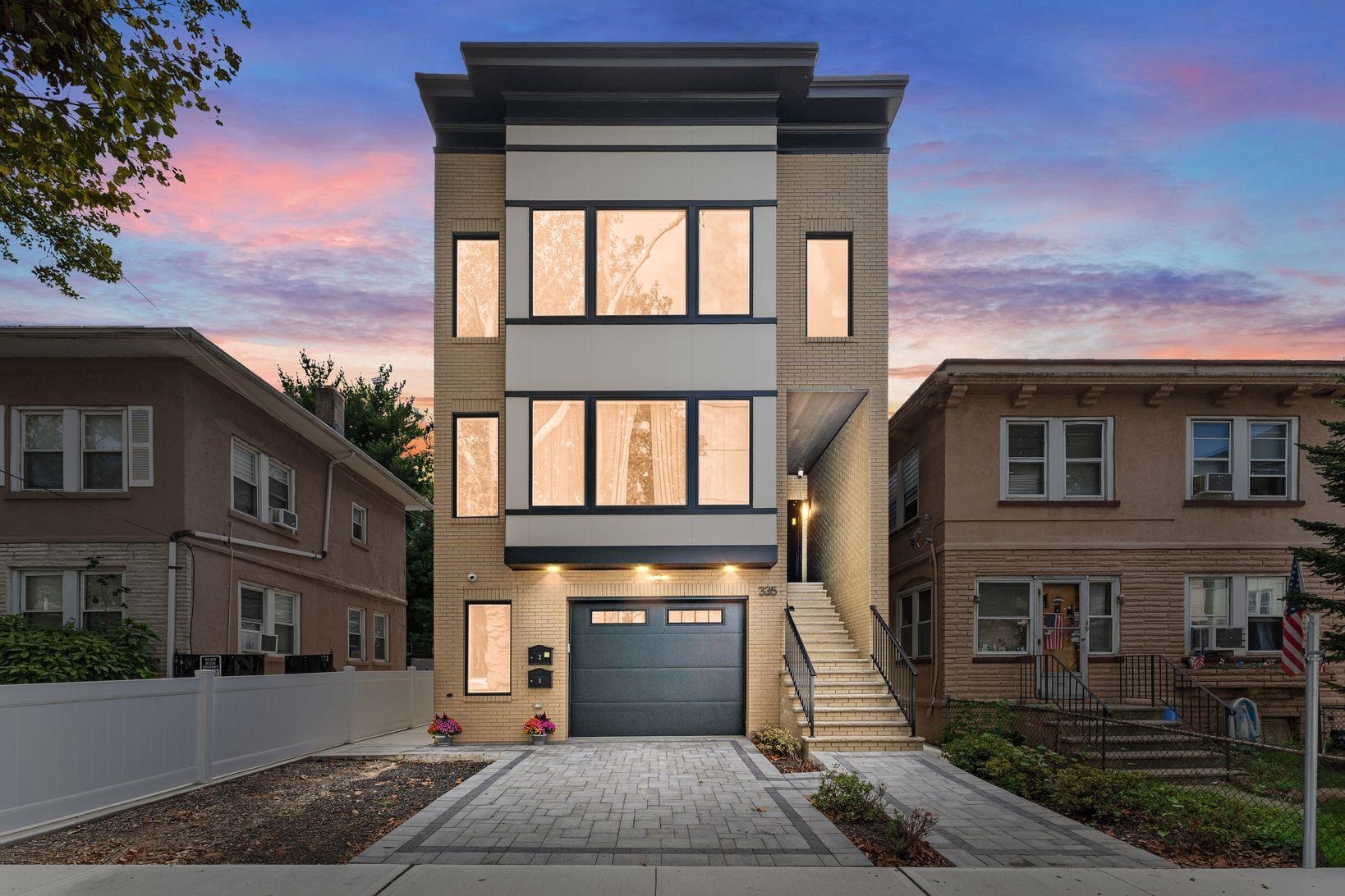 335 VIRGINIA AVE Unit: 2