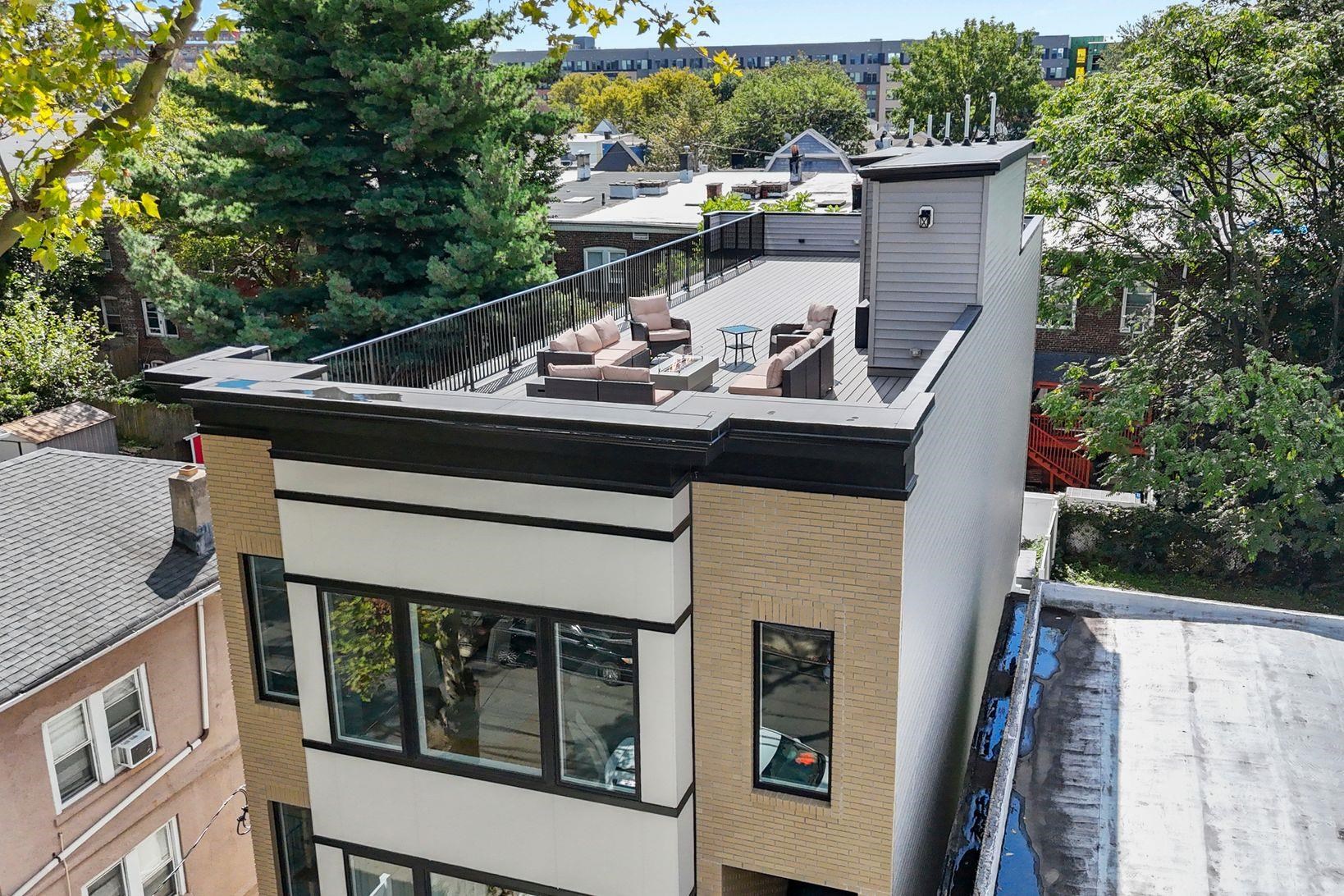 335 VIRGINIA AVE Unit: 2