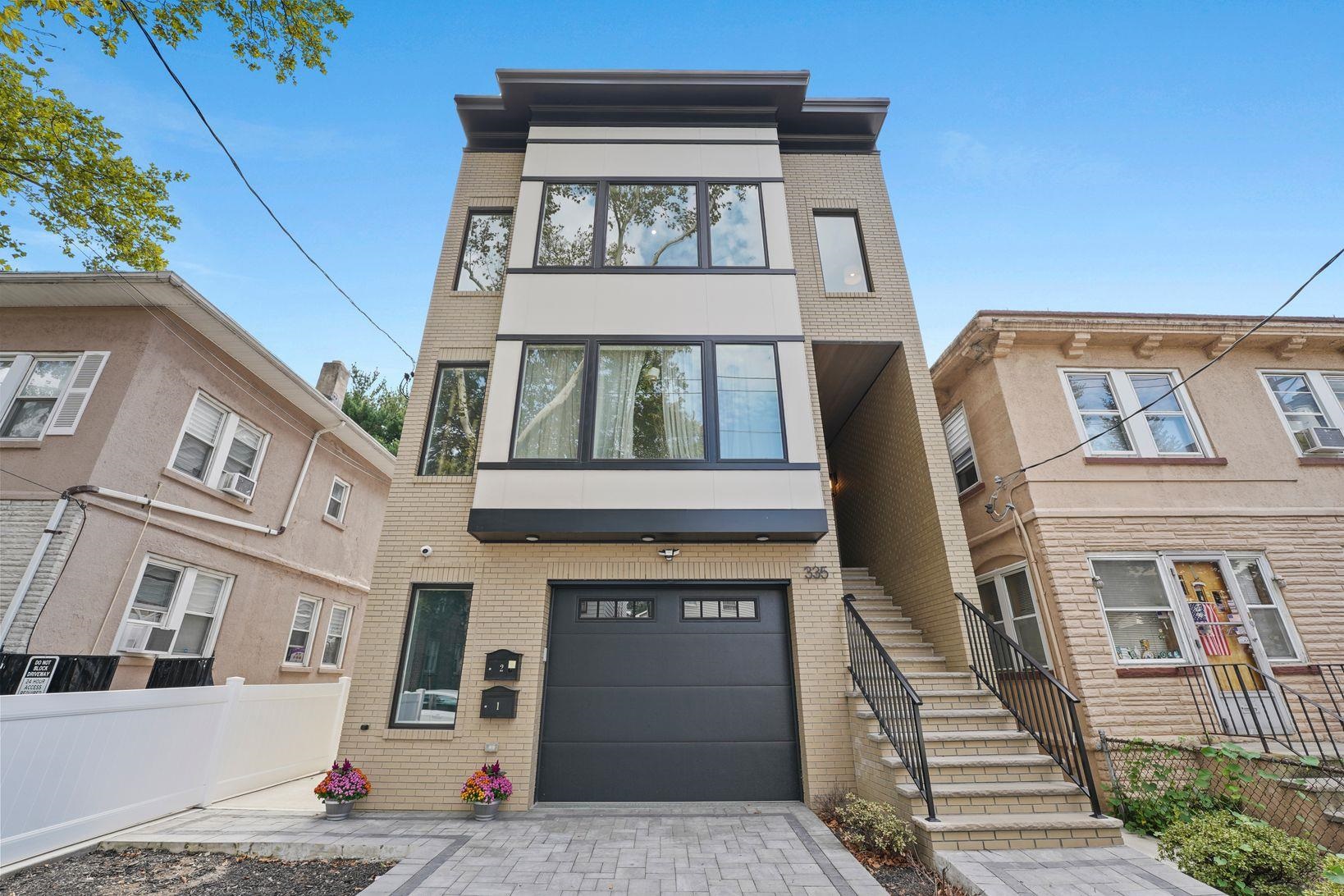 335 VIRGINIA AVE Unit: 2