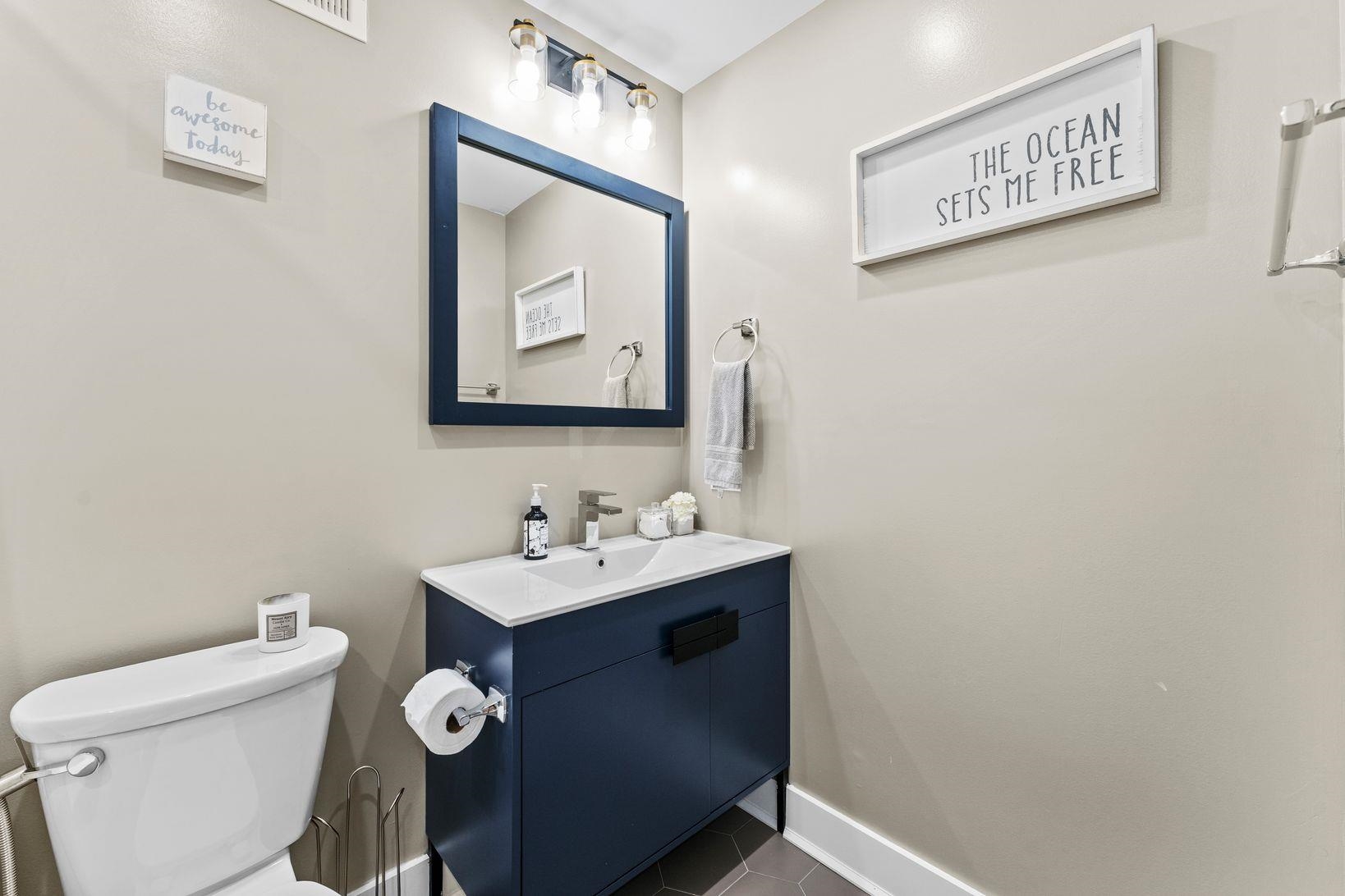 335 VIRGINIA AVE Unit: 2