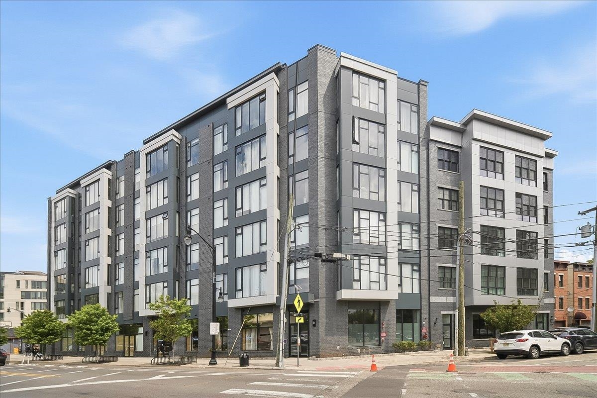 338 NEWARK AVE Unit: 204
