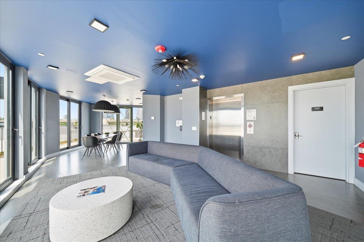 338 NEWARK AVE Unit: 204