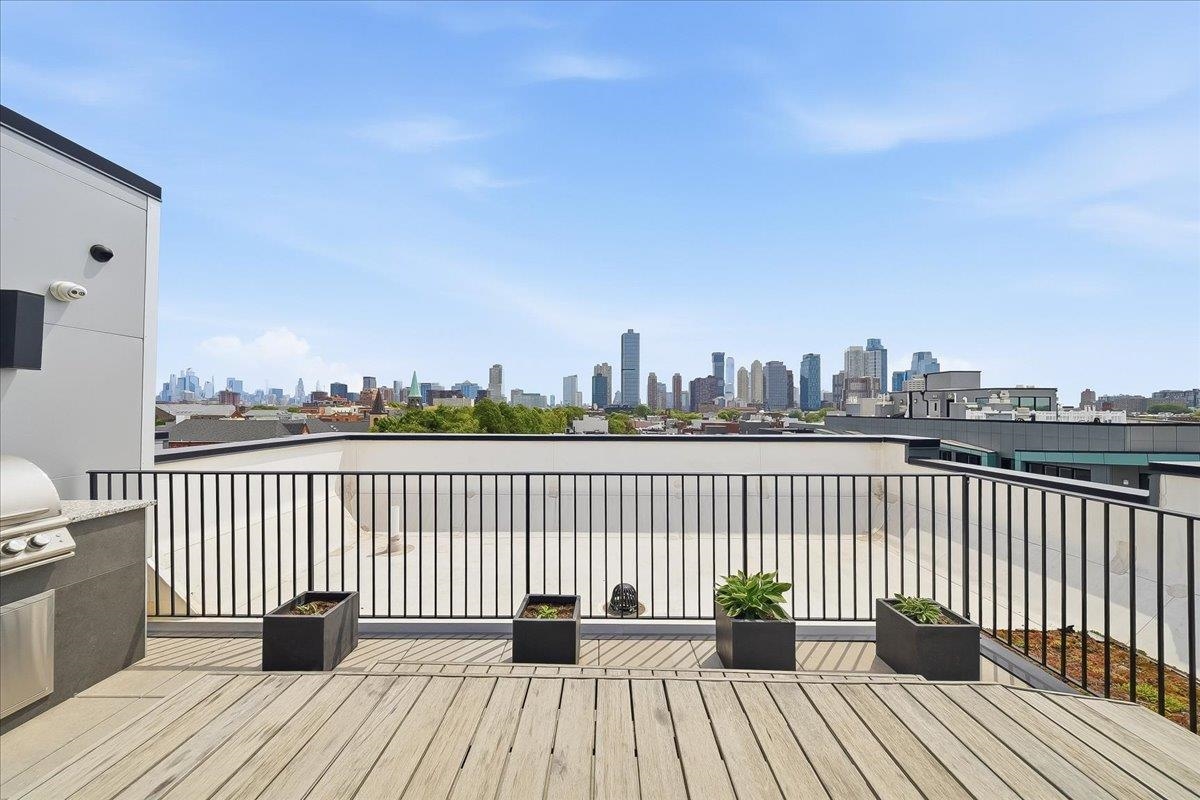 338 NEWARK AVE Unit: 204