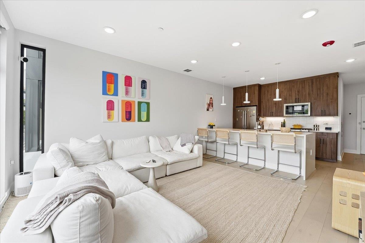 338 NEWARK AVE Unit: 204