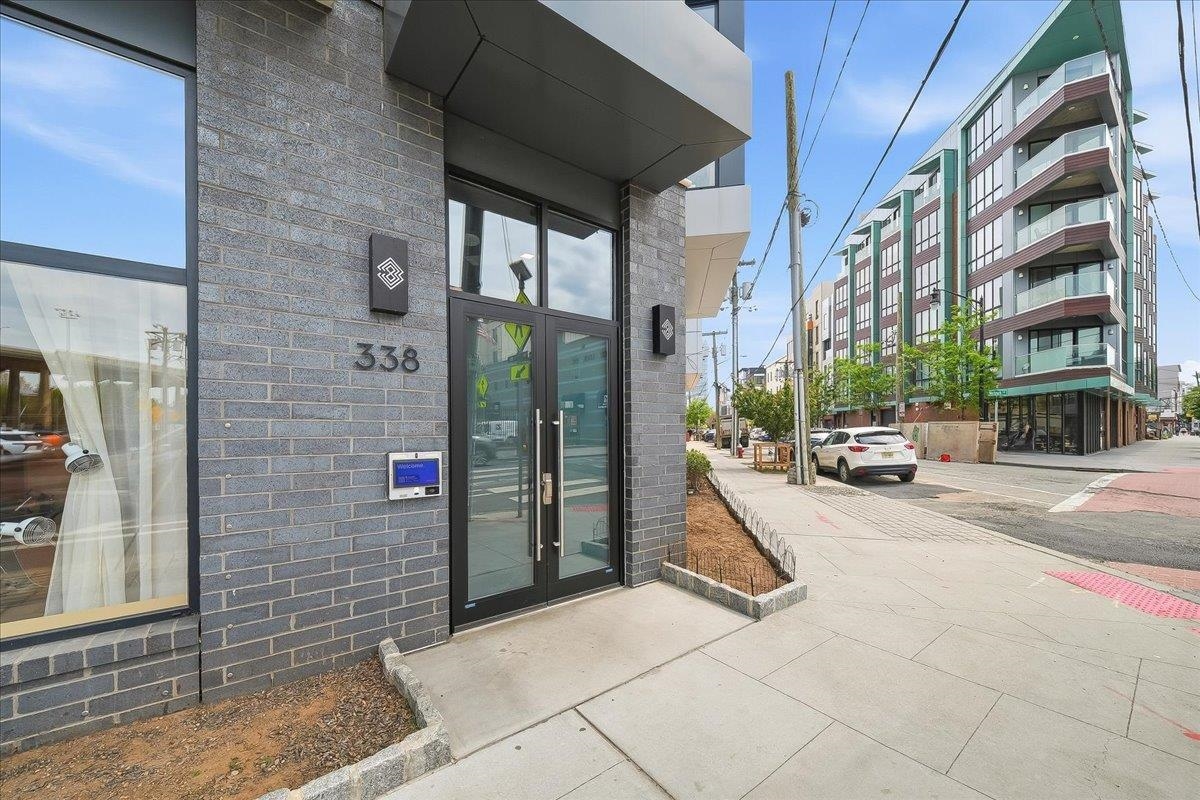 338 NEWARK AVE Unit: 204