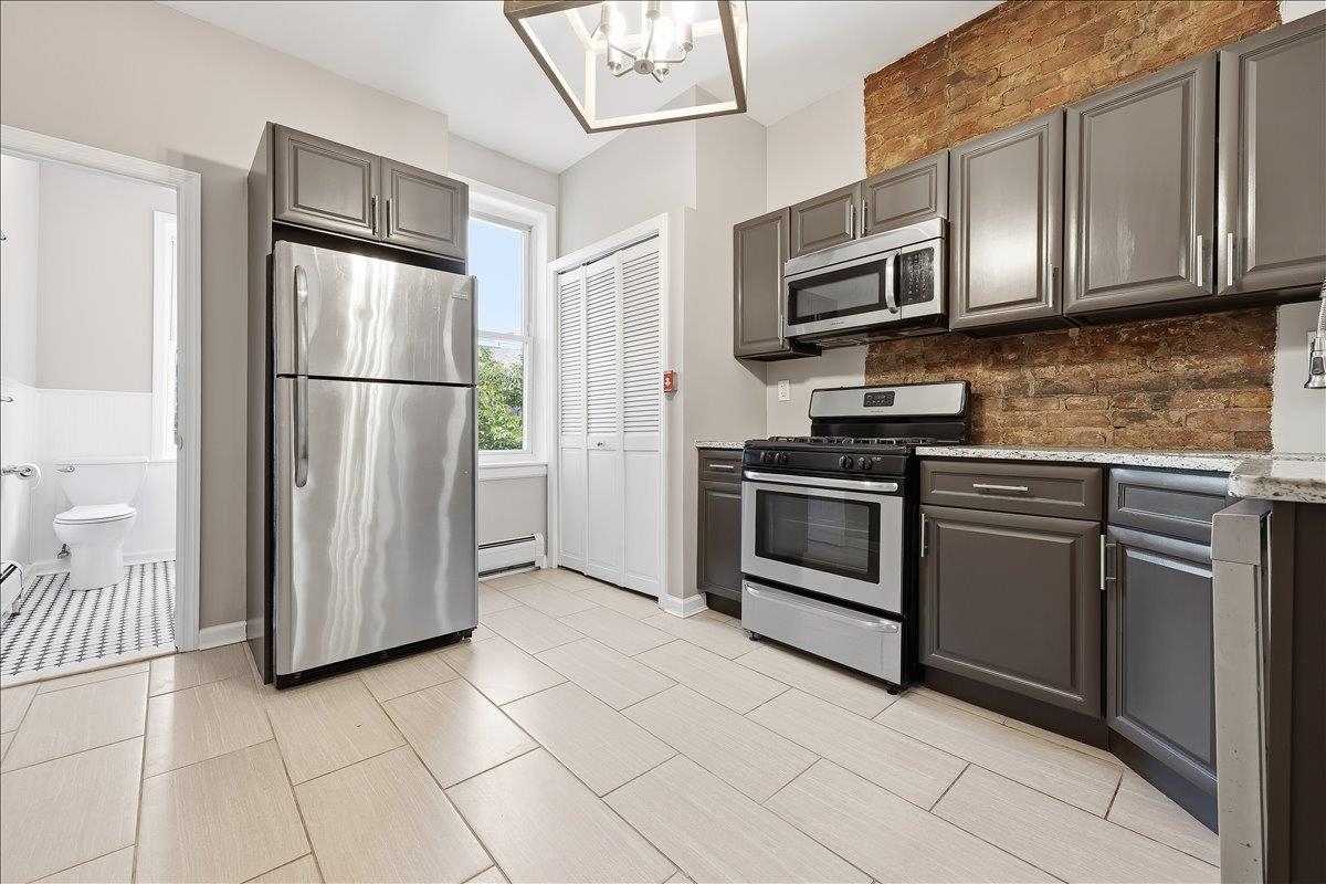 80 WAYNE ST Unit: 7