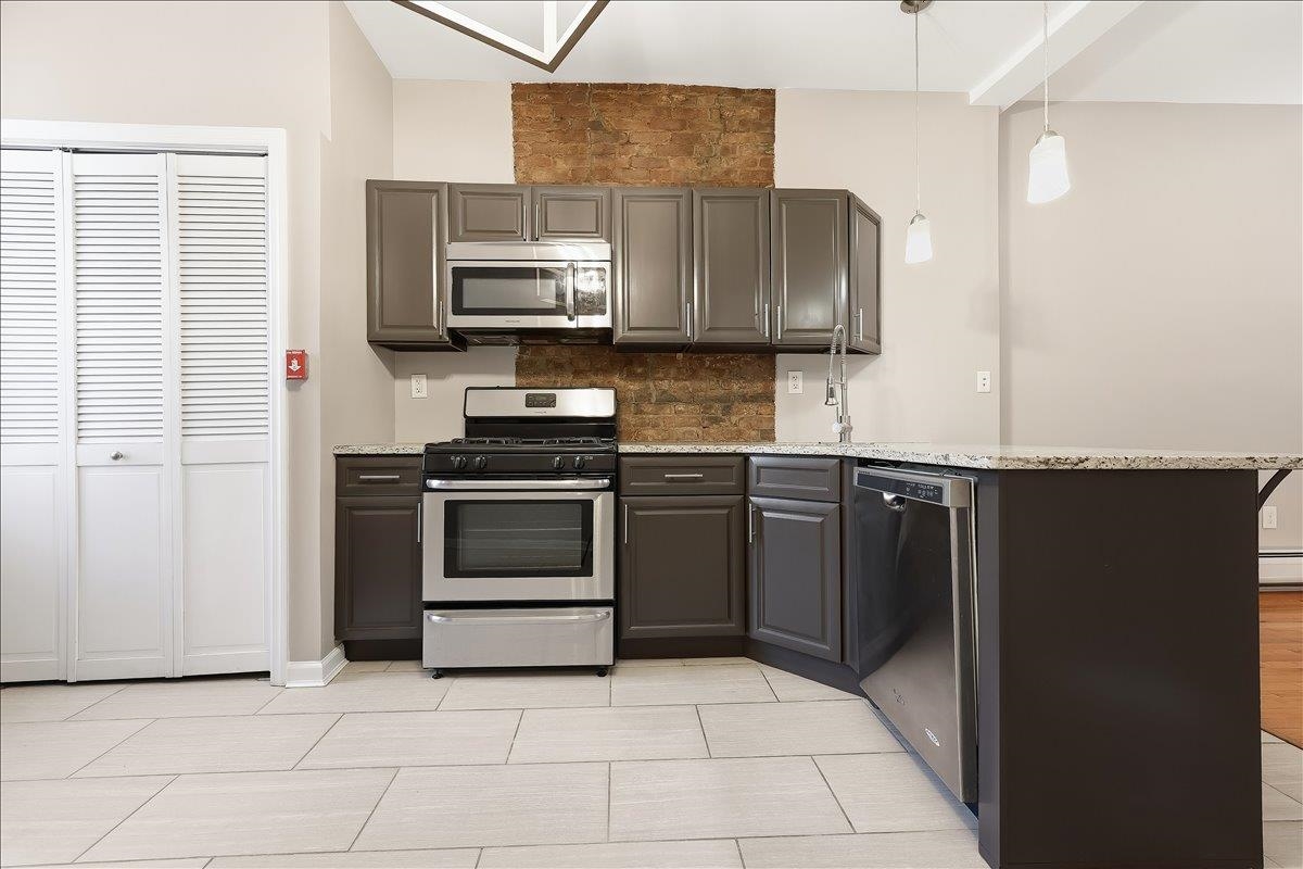 80 WAYNE ST Unit: 7