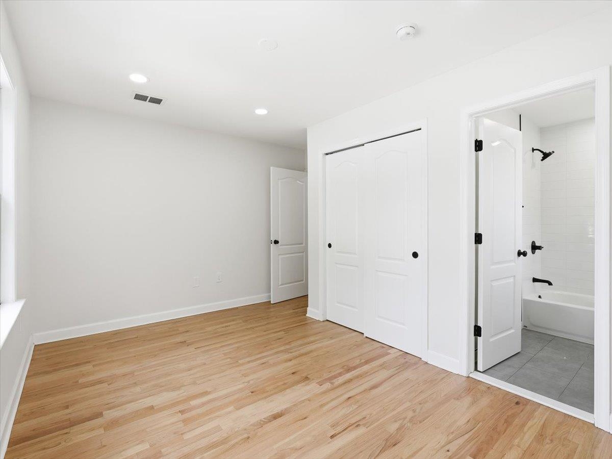 216 NUNDA AVE Unit: 2