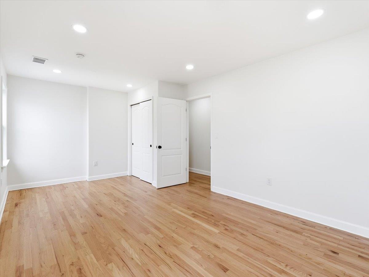 216 NUNDA AVE Unit: 2