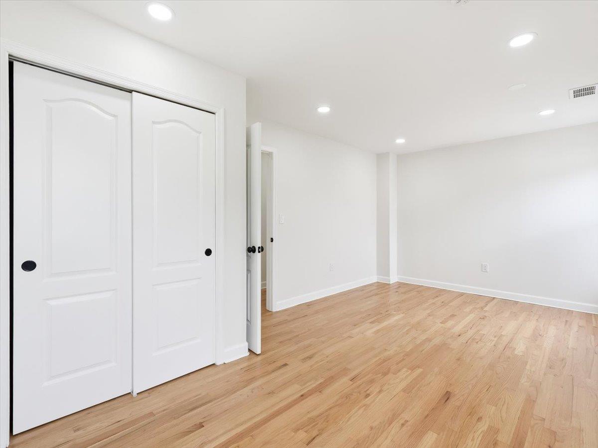 216 NUNDA AVE Unit: 2