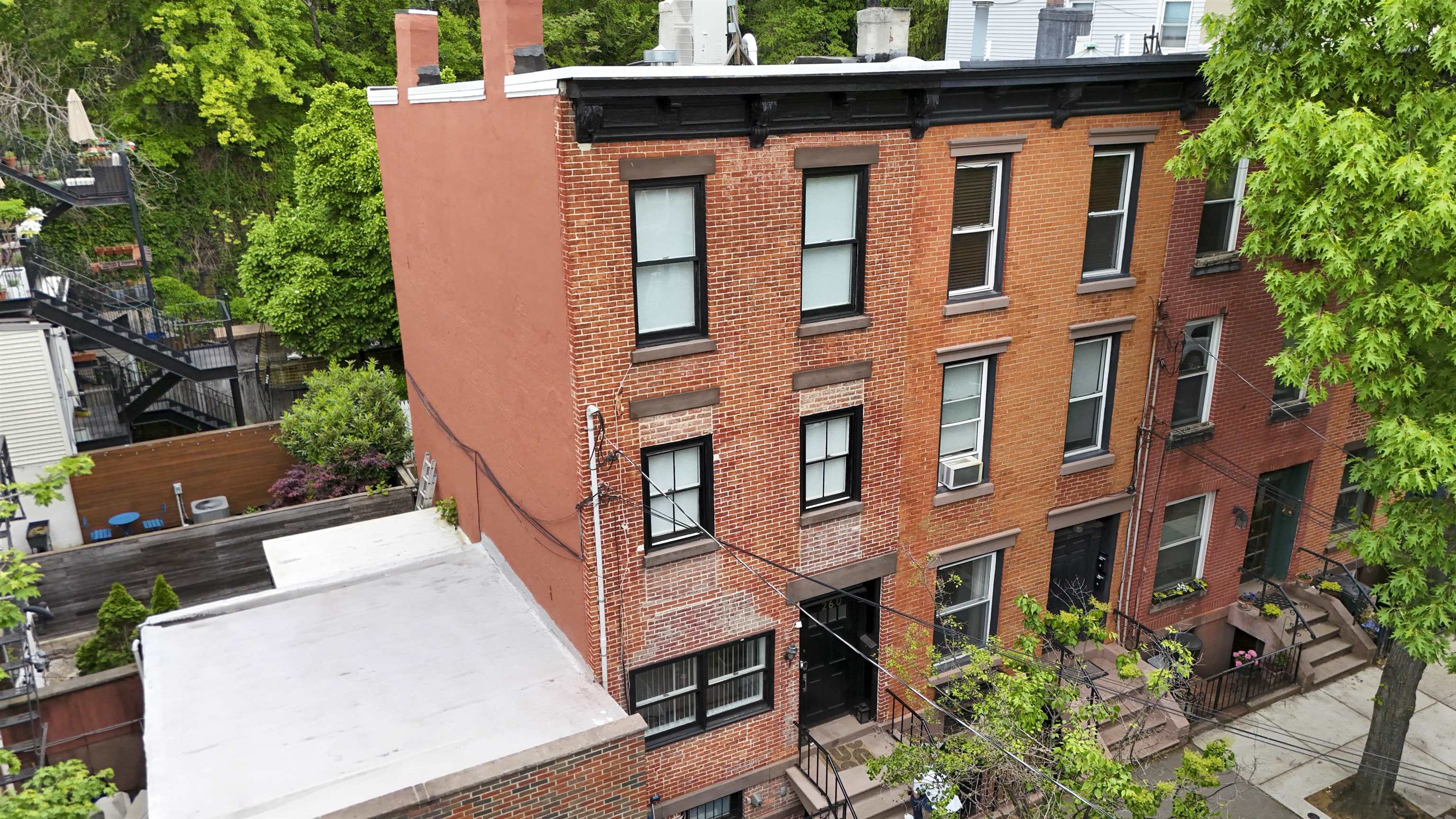260 5TH ST