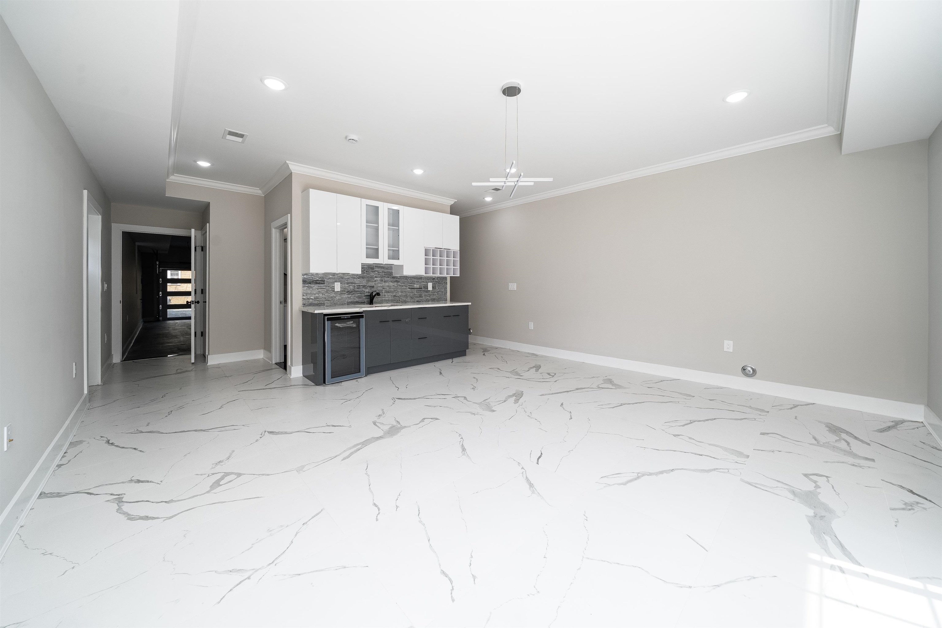 159 HOPKINS AVE Unit: 1