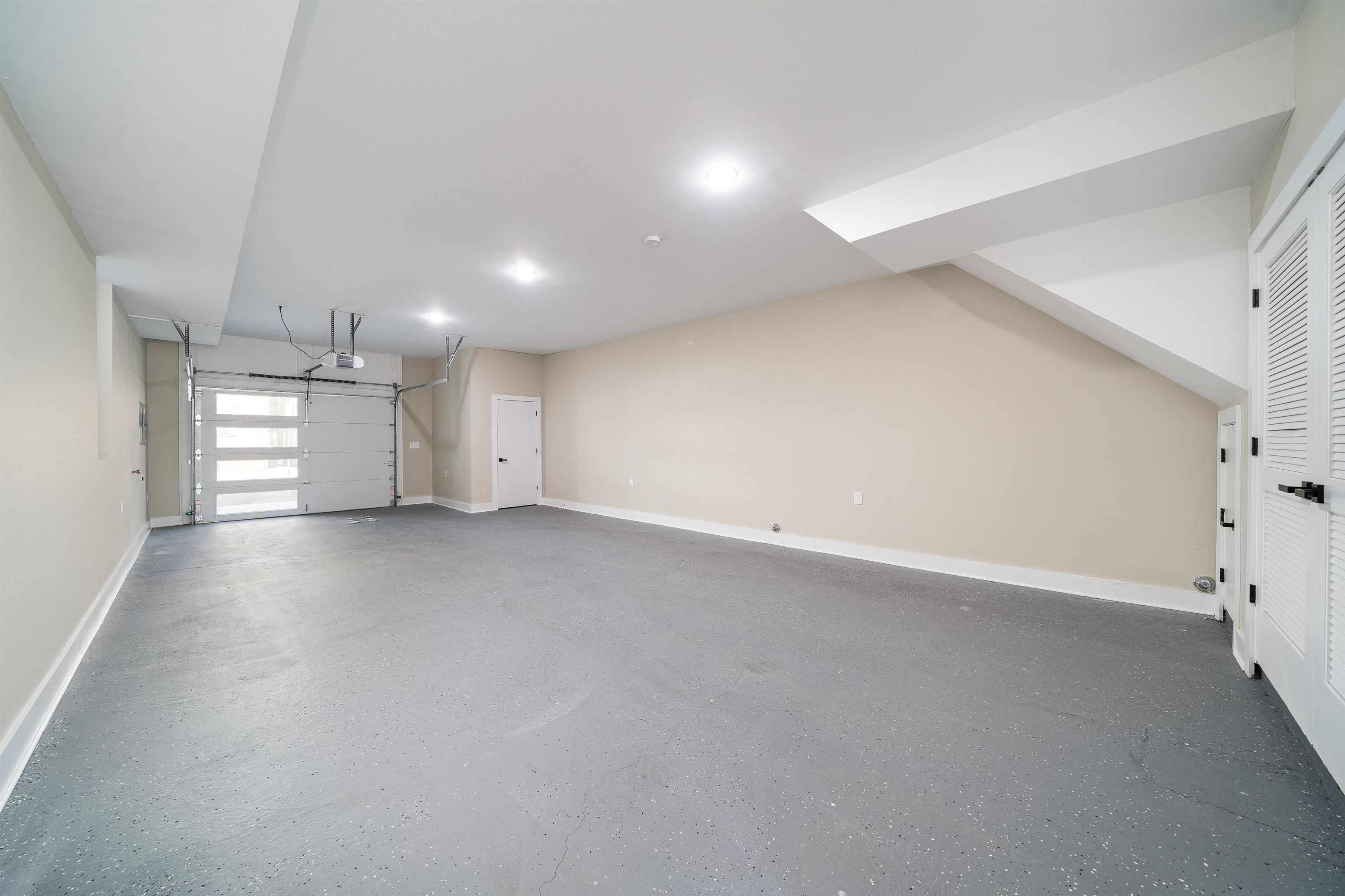 159 HOPKINS AVE Unit: 1