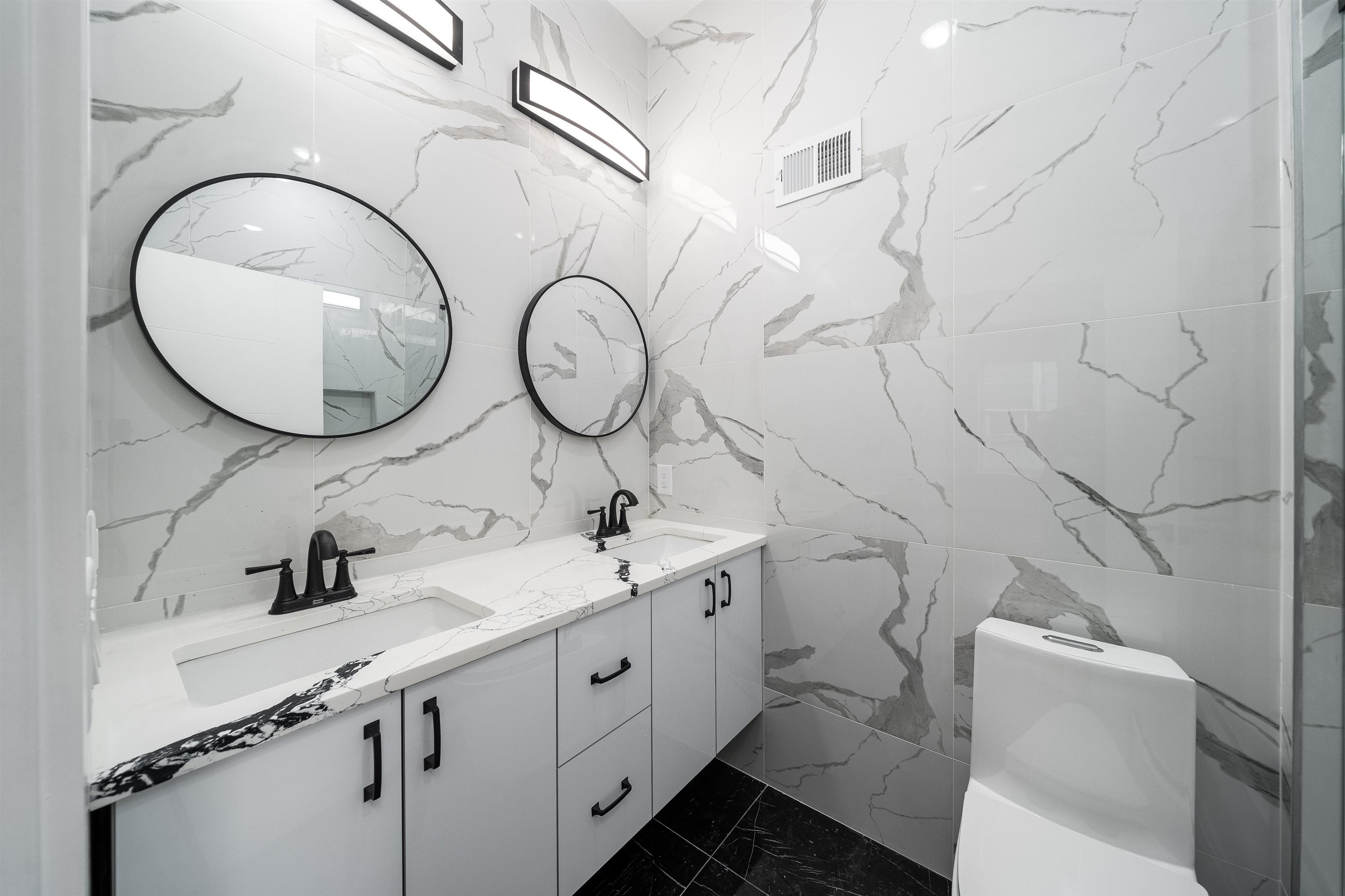 159 HOPKINS AVE Unit: 1