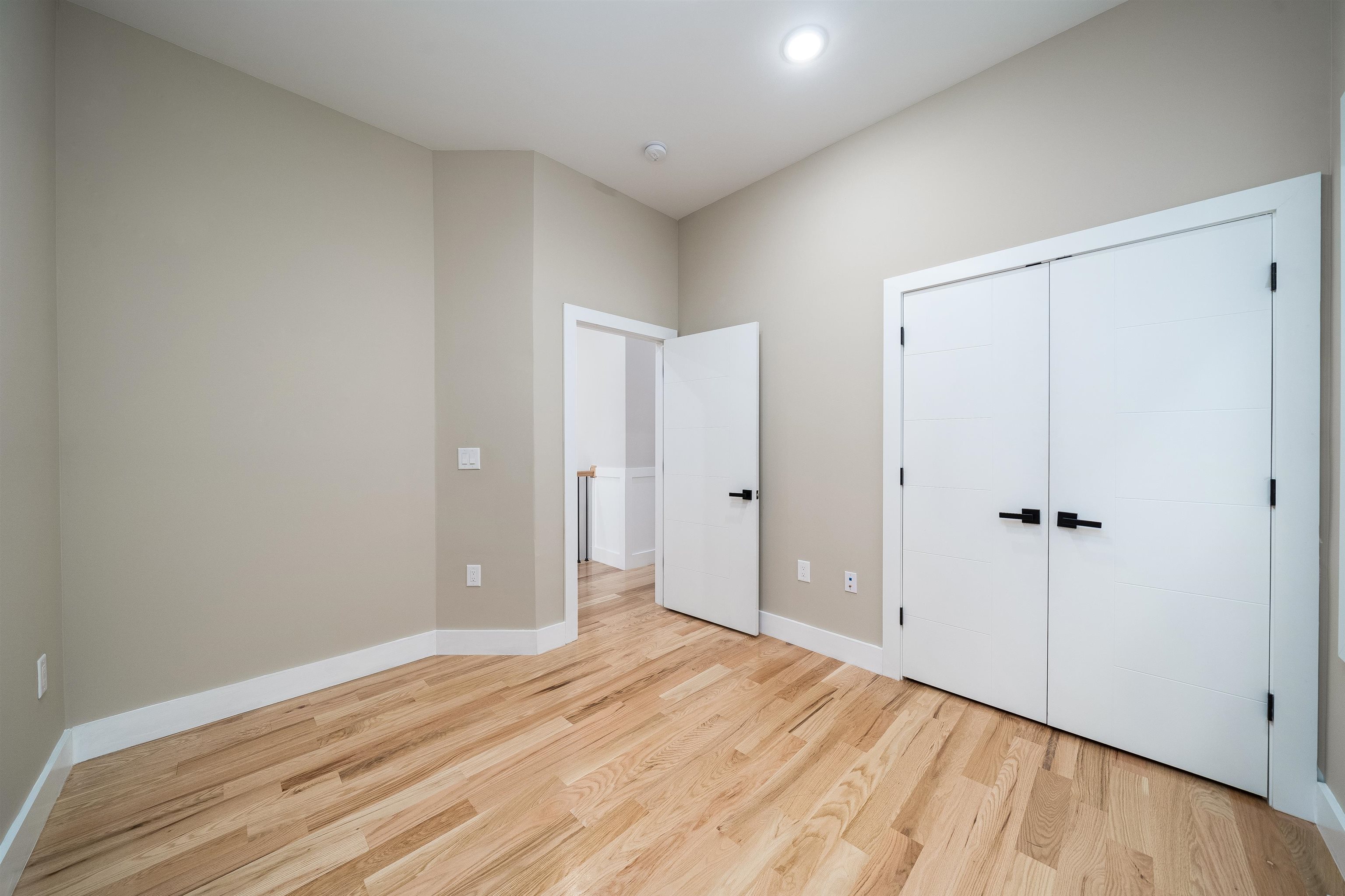 159 HOPKINS AVE Unit: 1
