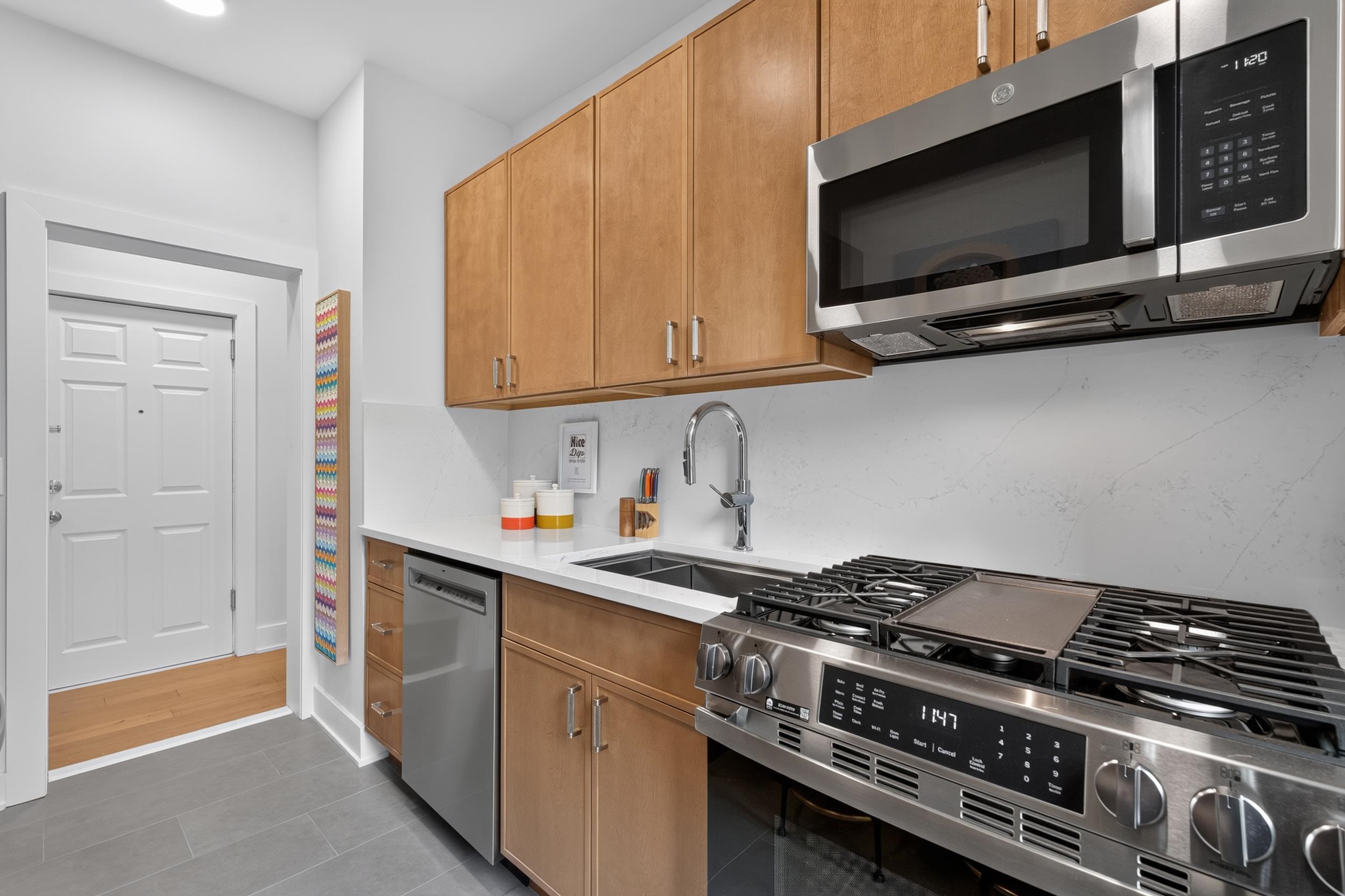 107 KENSINGTON AVE Unit: 302