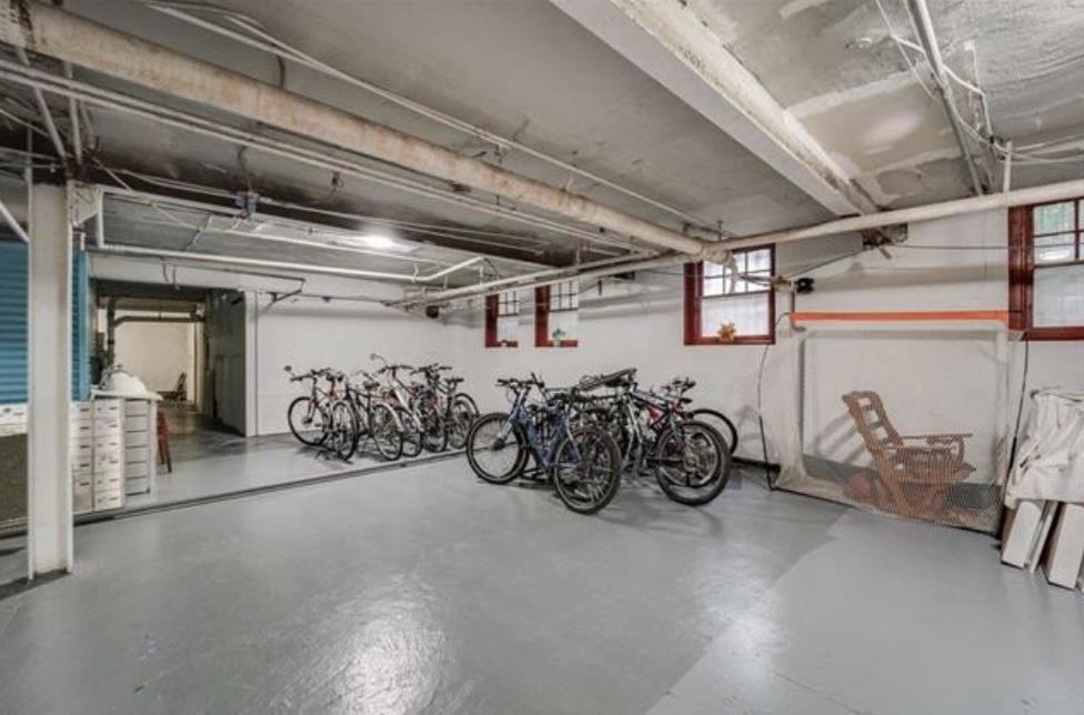 107 KENSINGTON AVE Unit: 302