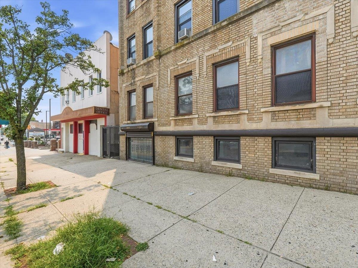 203 HARRISON AVE Unit: COMMERCIAL STOREFRONT ON JFK