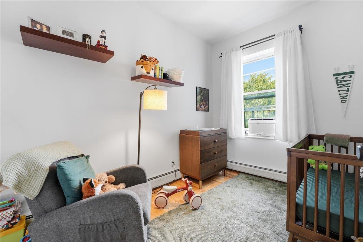 226 1ST ST Unit: 401 (4A)