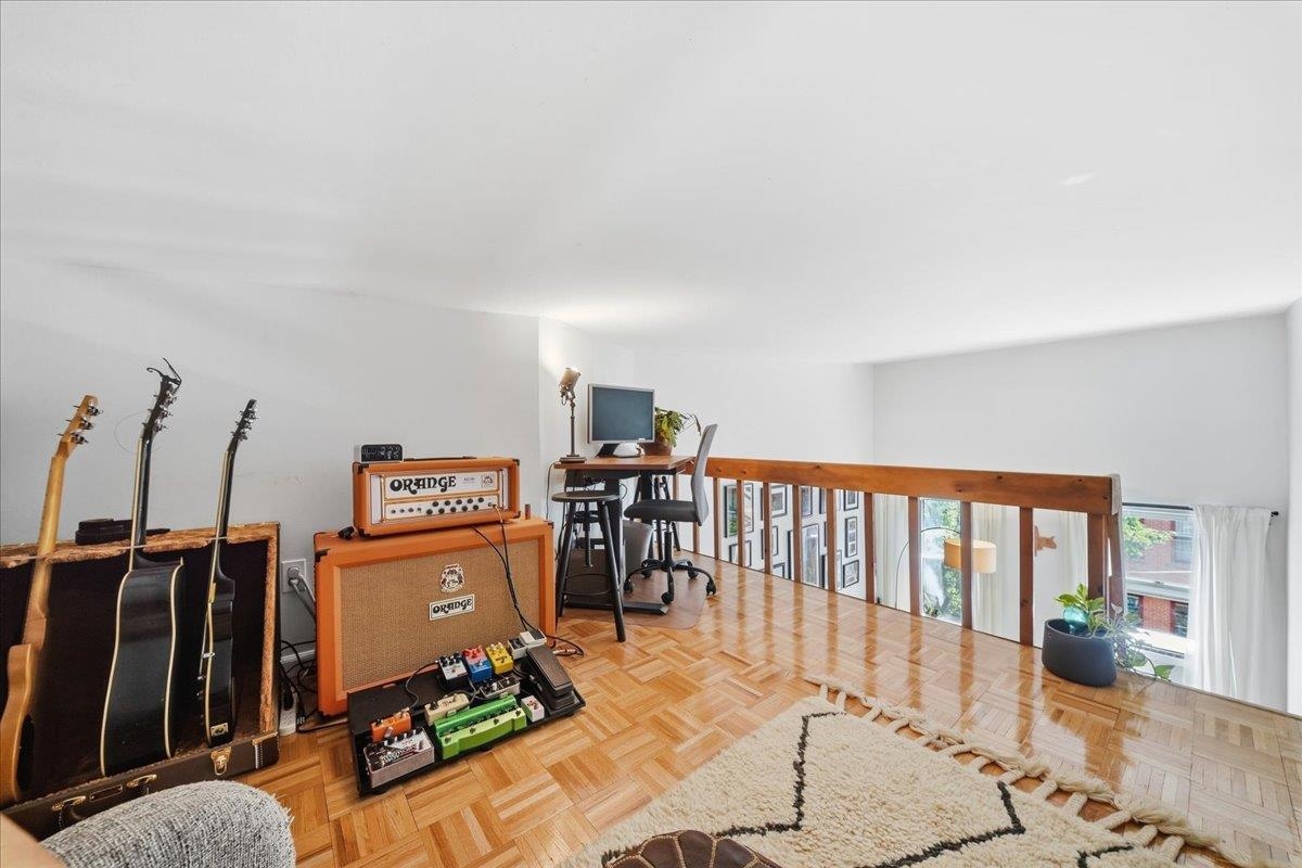 226 1ST ST Unit: 401 (4A)