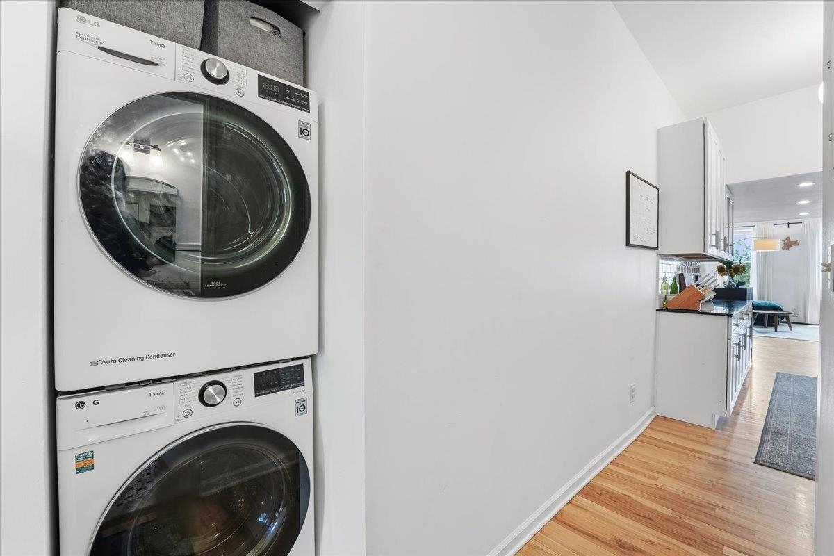 226 1ST ST Unit: 401 (4A)