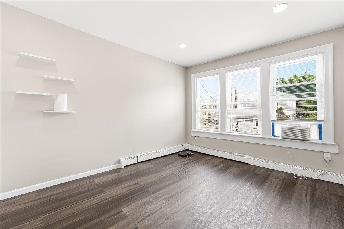 169 ZABRISKIE ST Unit: 1