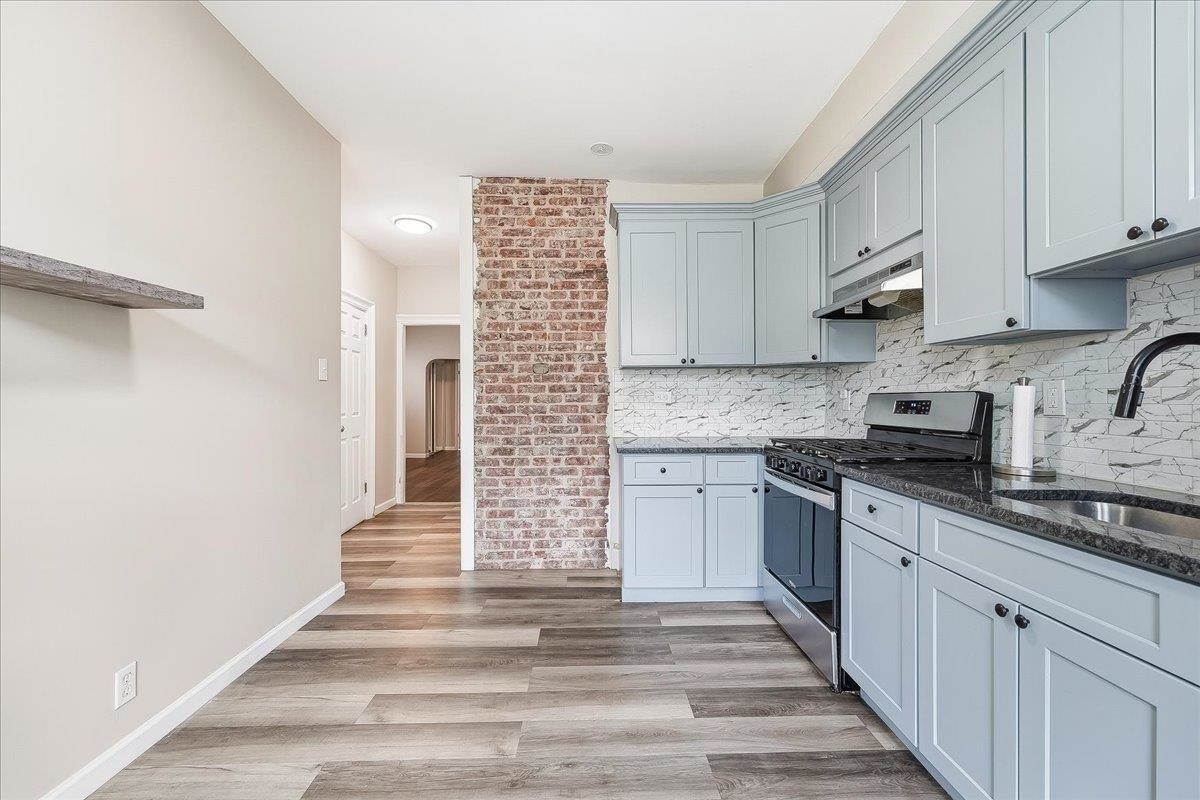 169 ZABRISKIE ST Unit: 1