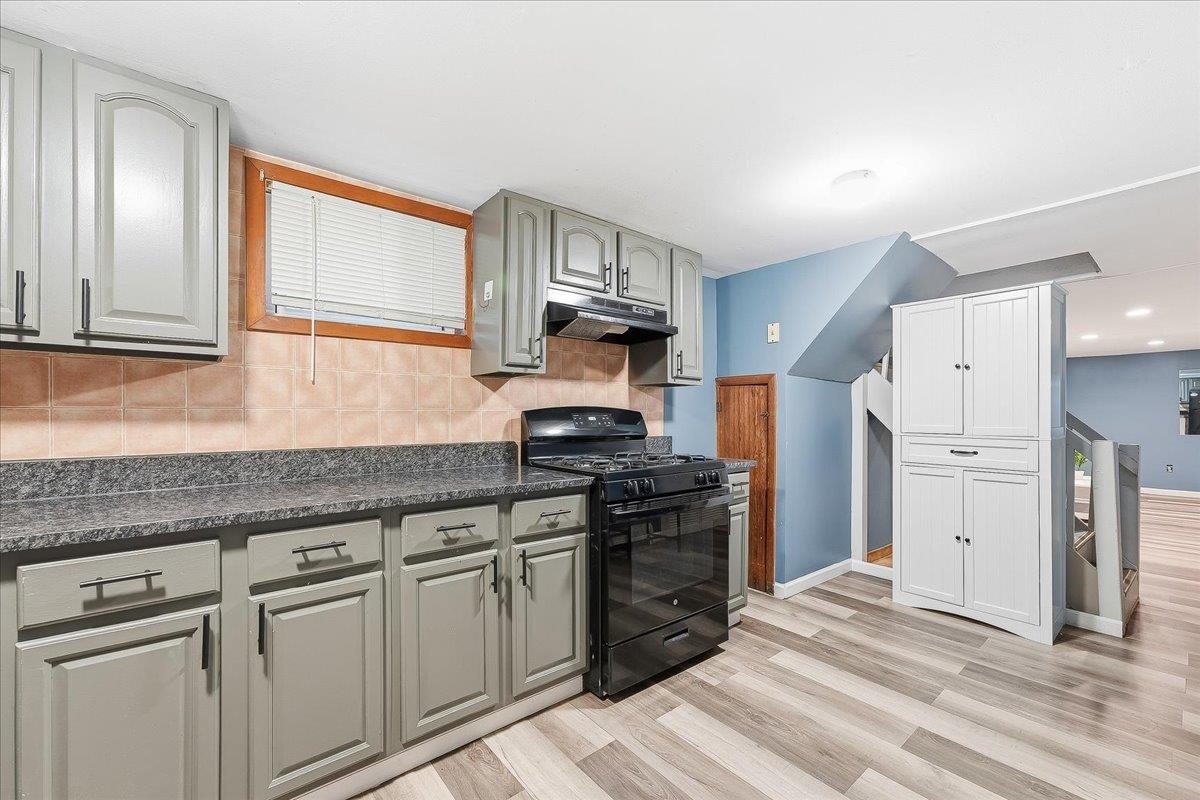 169 ZABRISKIE ST Unit: 1