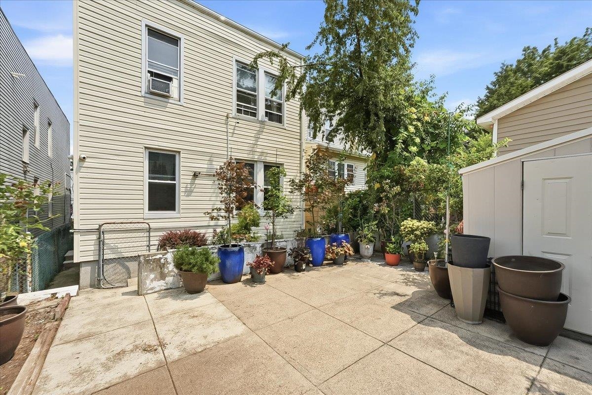 169 ZABRISKIE ST Unit: 1