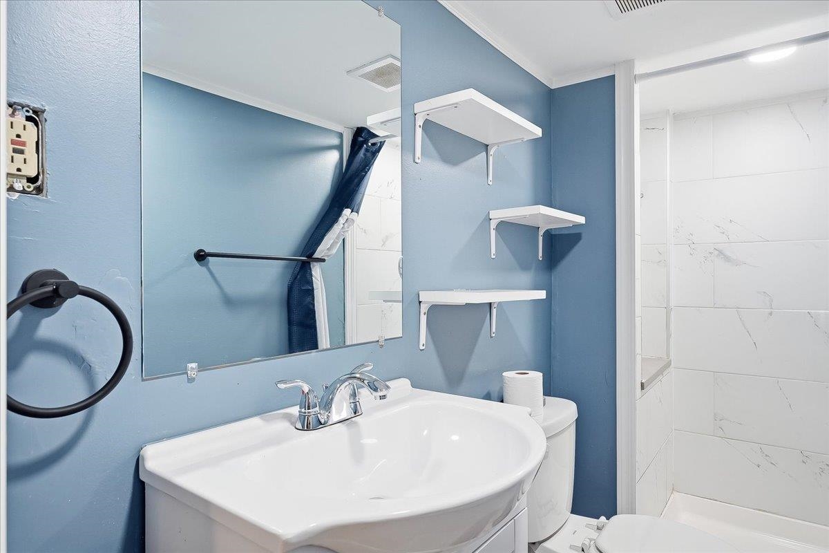 169 ZABRISKIE ST Unit: 1